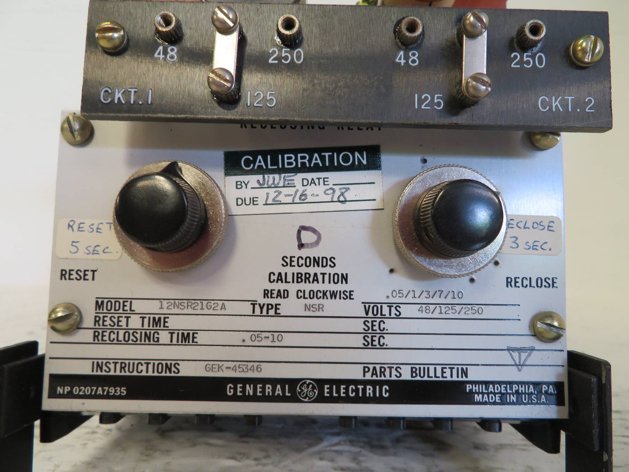 General Electric 12NSR21G2A Reclosing Relay GE 12NSR 21G2A 48 125 250 V DC (NP2346-3)