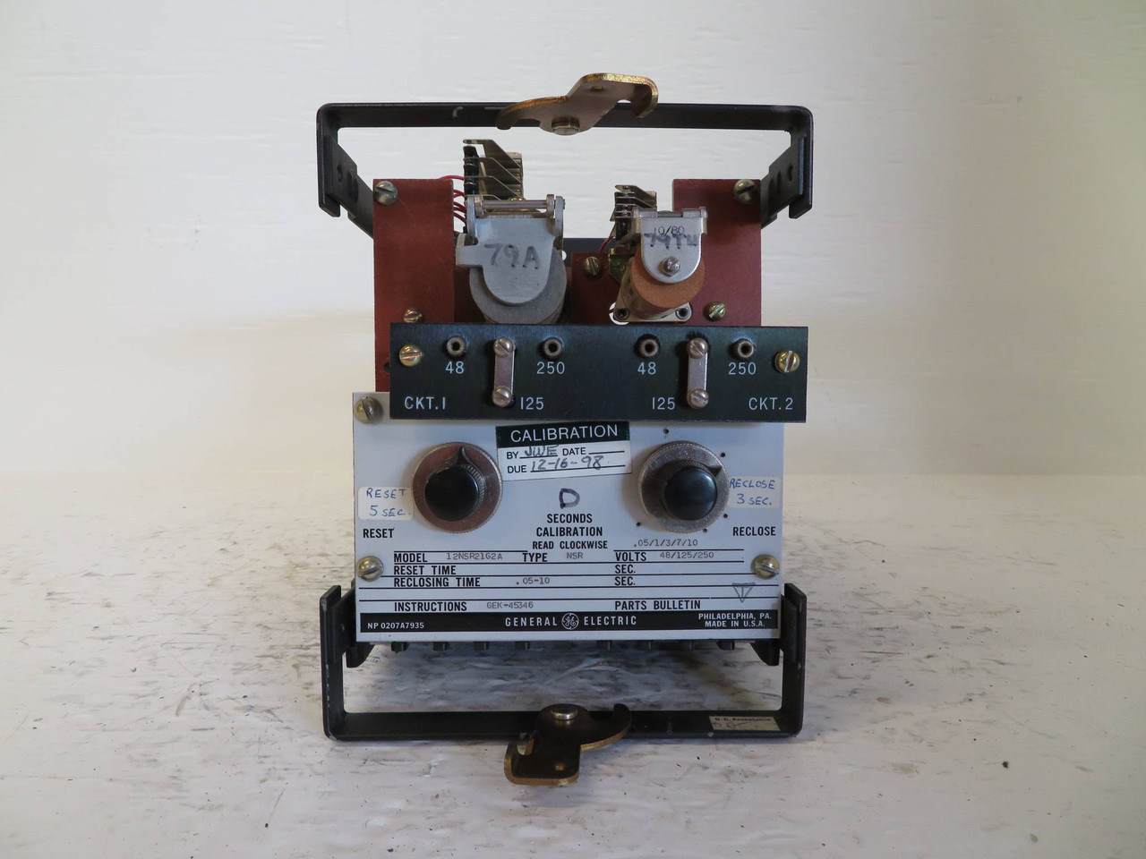 General Electric 12NSR21G2A Reclosing Relay GE 12NSR 21G2A 48 125 250 V DC (NP2346-3)