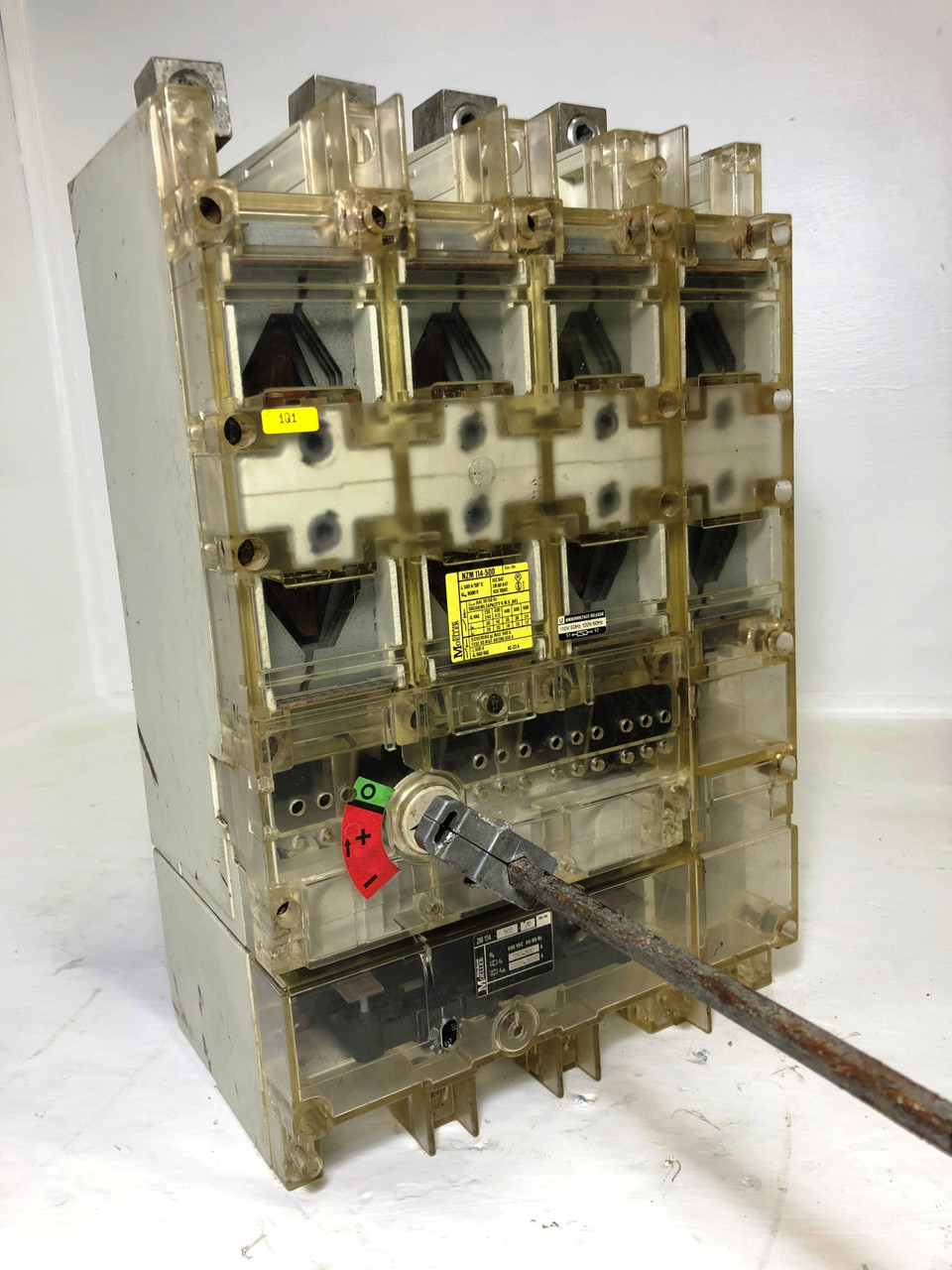 Klockner-Moeller NZM114-500 500A Circuit Breaker w/ UVR 690V ZM114500 500 Amp 4P (EM3562-1)
