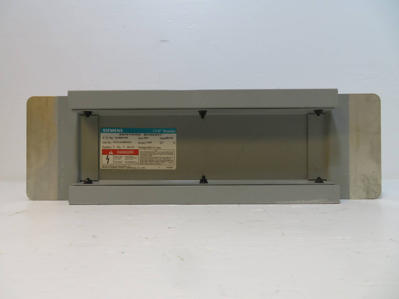 Siemens SX316C20F024 1600 Amp 600V 3PH 3W Ground Sentron Busway ITE (NP2399-1)