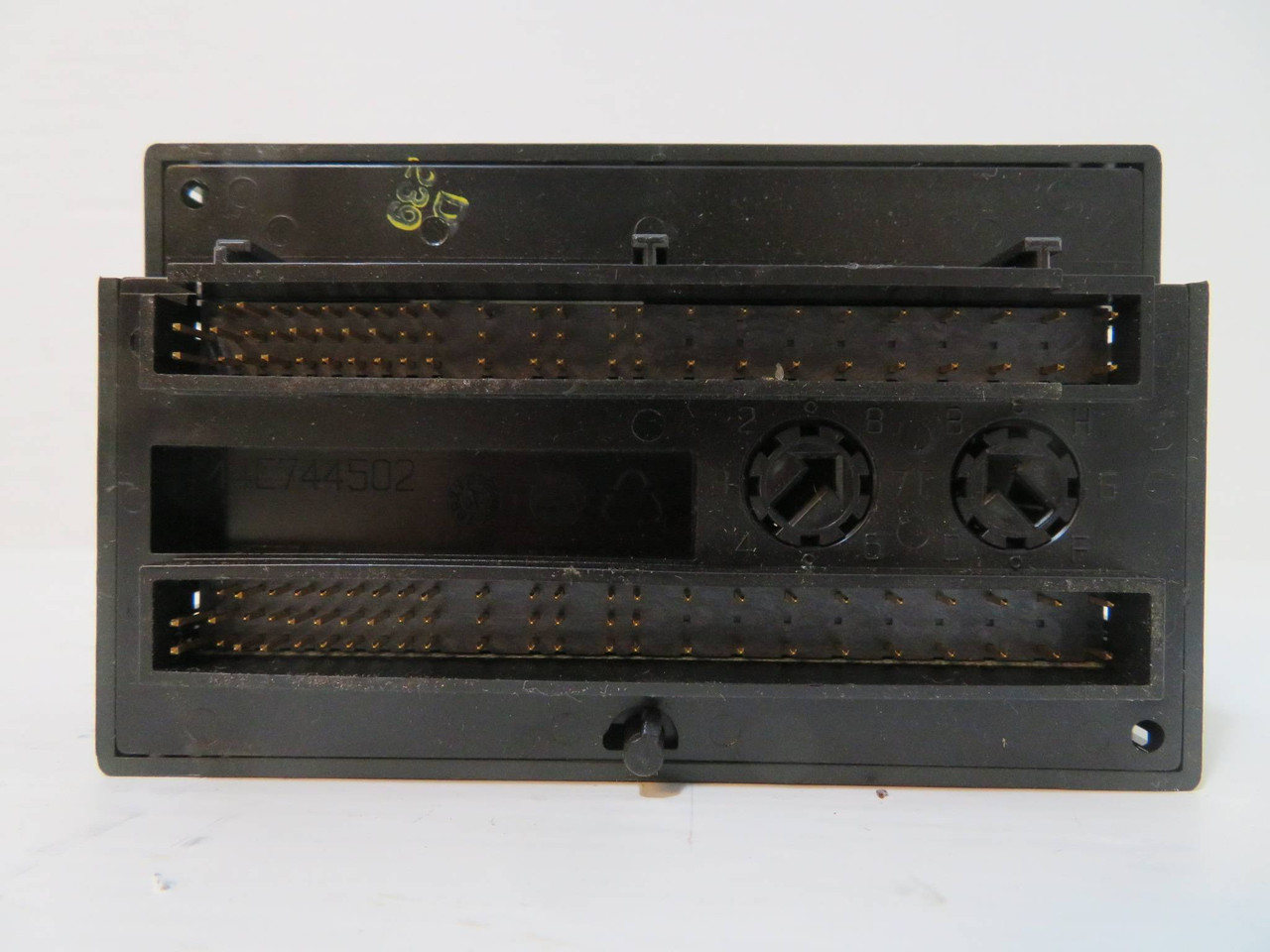 GE Fanuc IC200ALG320E Analog Output VersaMax Micro Controller Control Module PLC (NP2409-2)