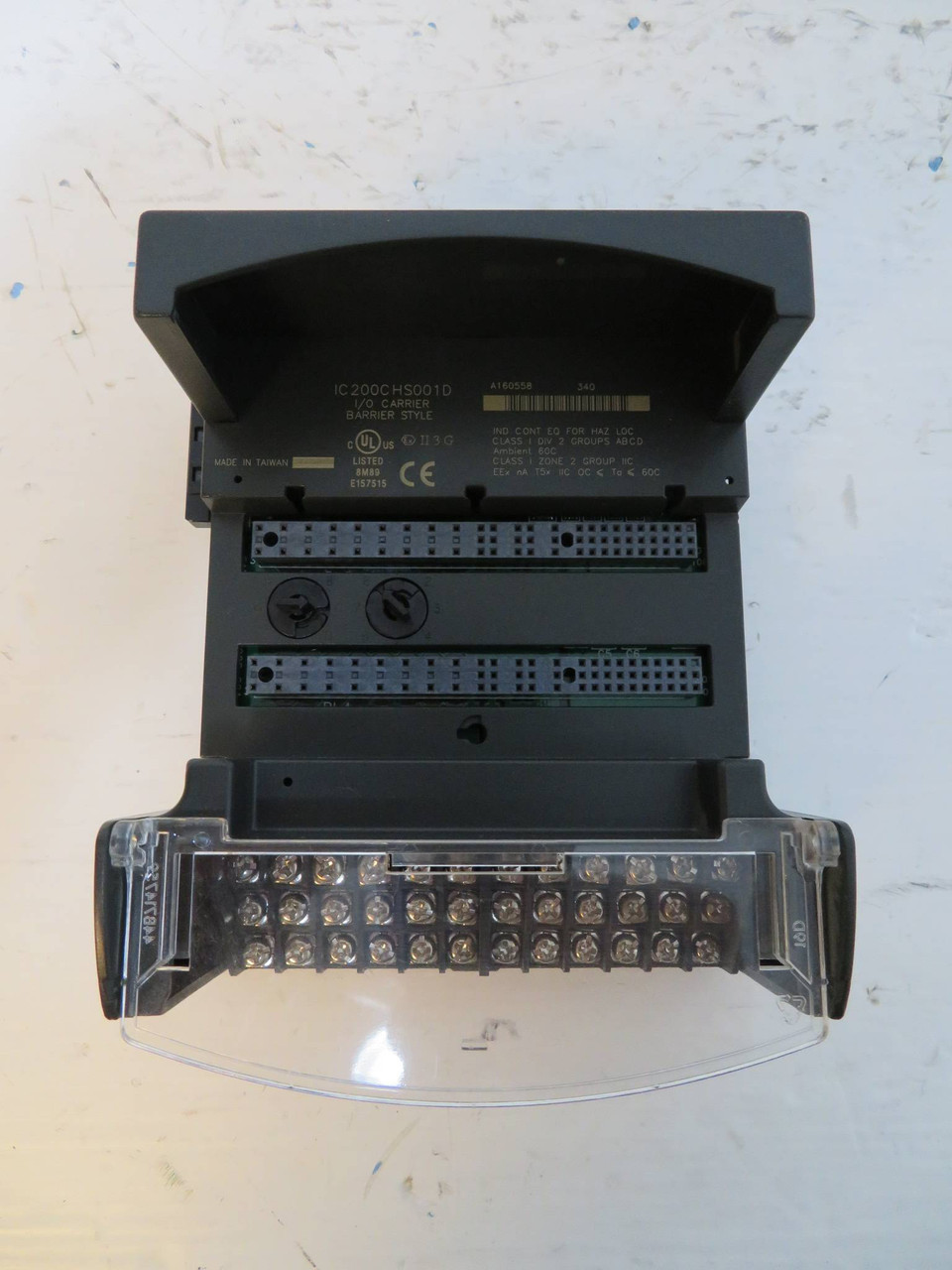 GE Fanuc IC200CHS001D I/O Carrier Barrier VersaMax Micro Controller Module PLC (NP2417-1)