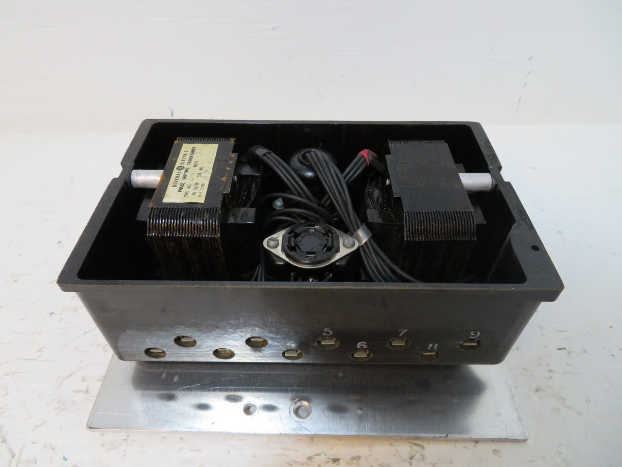 General Electric MC-65 Phase-Shifting Transformer 700X85G1 120V 4W Y 3P GE (NP2431-2)