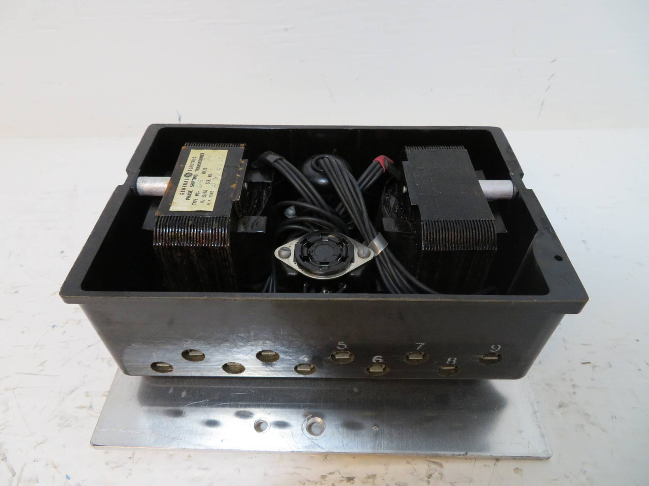 General Electric MC-65 Phase-Shifting Transformer 700X85G1 120V 4W Y 3P GE (NP2431-2)