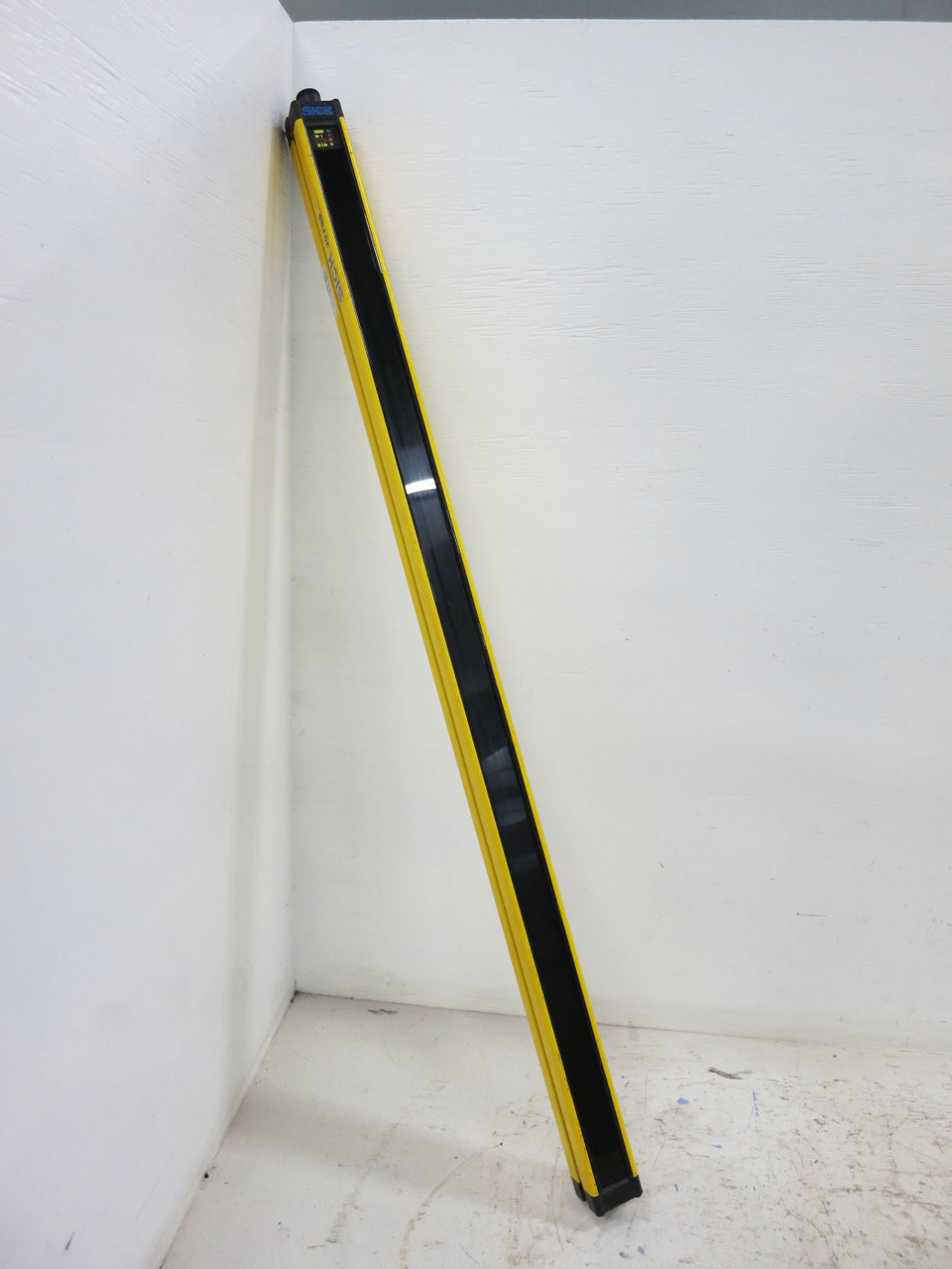 Image of SICK FGSE1050-211 Safety Light Curtain Receiver 30-FGS FGSE Presence Sensing