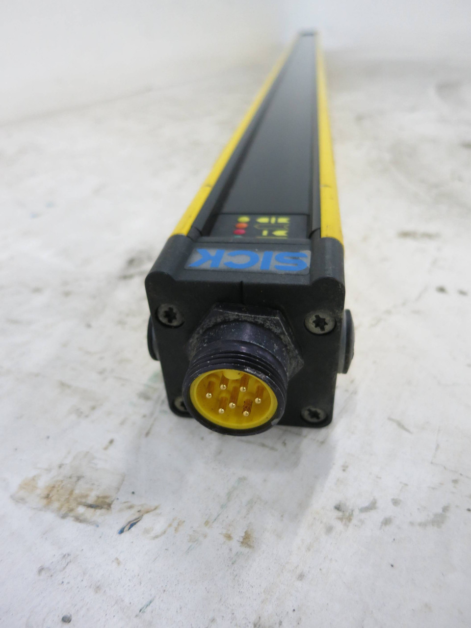 SICK FGSE1050-211 Safety Light Curtain Receiver 30-FGS FGSE Presence Sensing (DW1580-1)