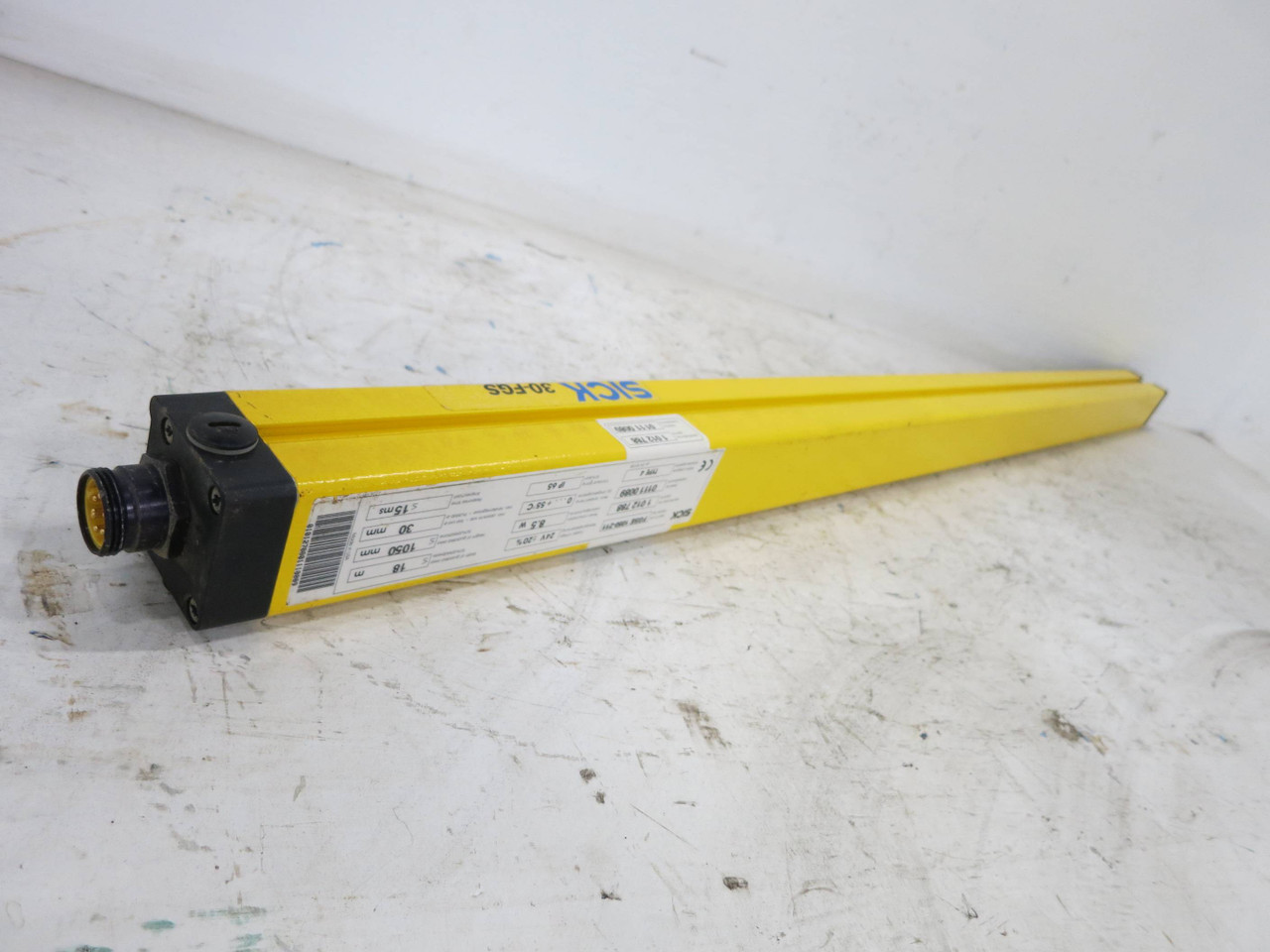 SICK FGSE1050-211 Safety Light Curtain Receiver 30-FGS FGSE Presence Sensing (DW1580-1)