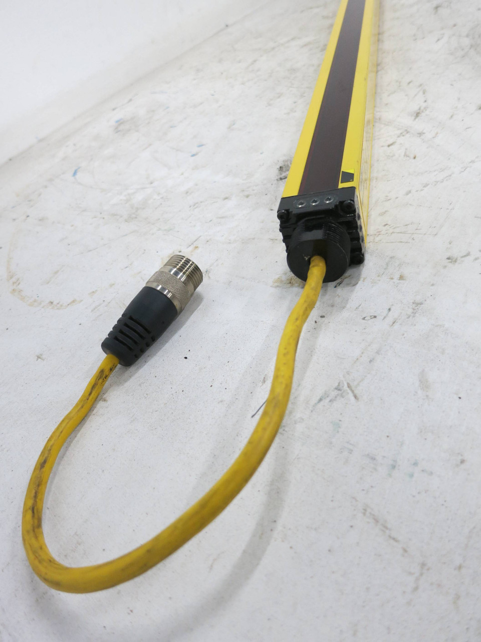 Banner MSXLR4824YP 48" Long Range Mini-Screen Light Curtain Receiver Pigtail (DW1582-1)