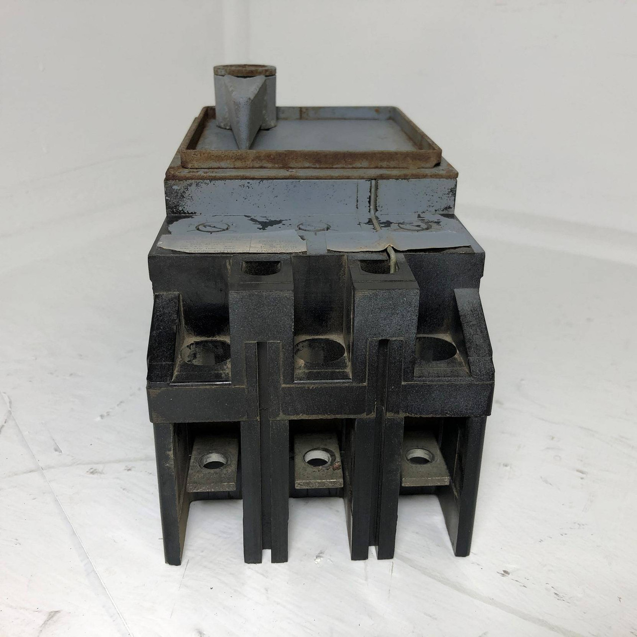 FPE NFJ631200R 200A AB Circuit Breaker w/ Handle NFJ-R 600V 3P 200 Amp bad label (EM3712-2)