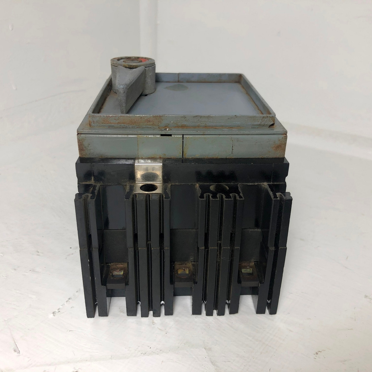 FPE NEF431020R 20A AB Circuit Breaker 480 VAC Type NEF-R Federal Pacific 20 Amp (EM3718-1)