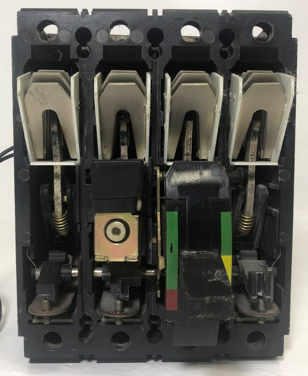 ABB SACE SN 160 Circuit Breaker w/ Shunt 690V 4 Pole 160 Amp SN160 (EM3724-1)