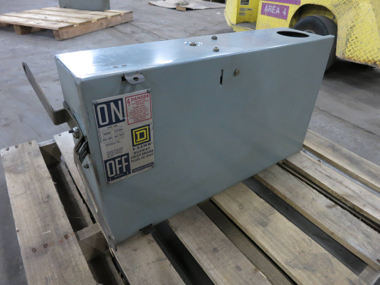 Square D PBLH36250GN 250A 3P4W 480/600V I-Line Circuit Breaker Bus Plug 250 Amp (DW1693-2)