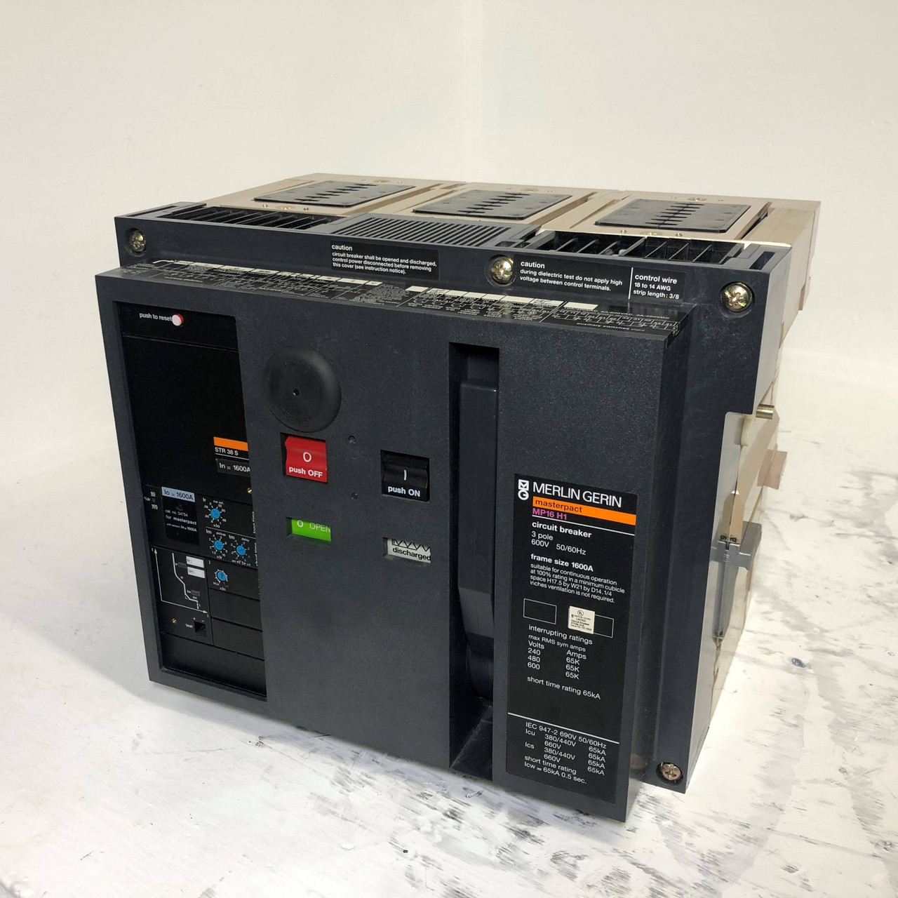 Merlin Gerin MP16H1 1600A LSI Masterpact Circuit Breaker EO w/ 1600 Amp Plug 3P (EM3781-26)
