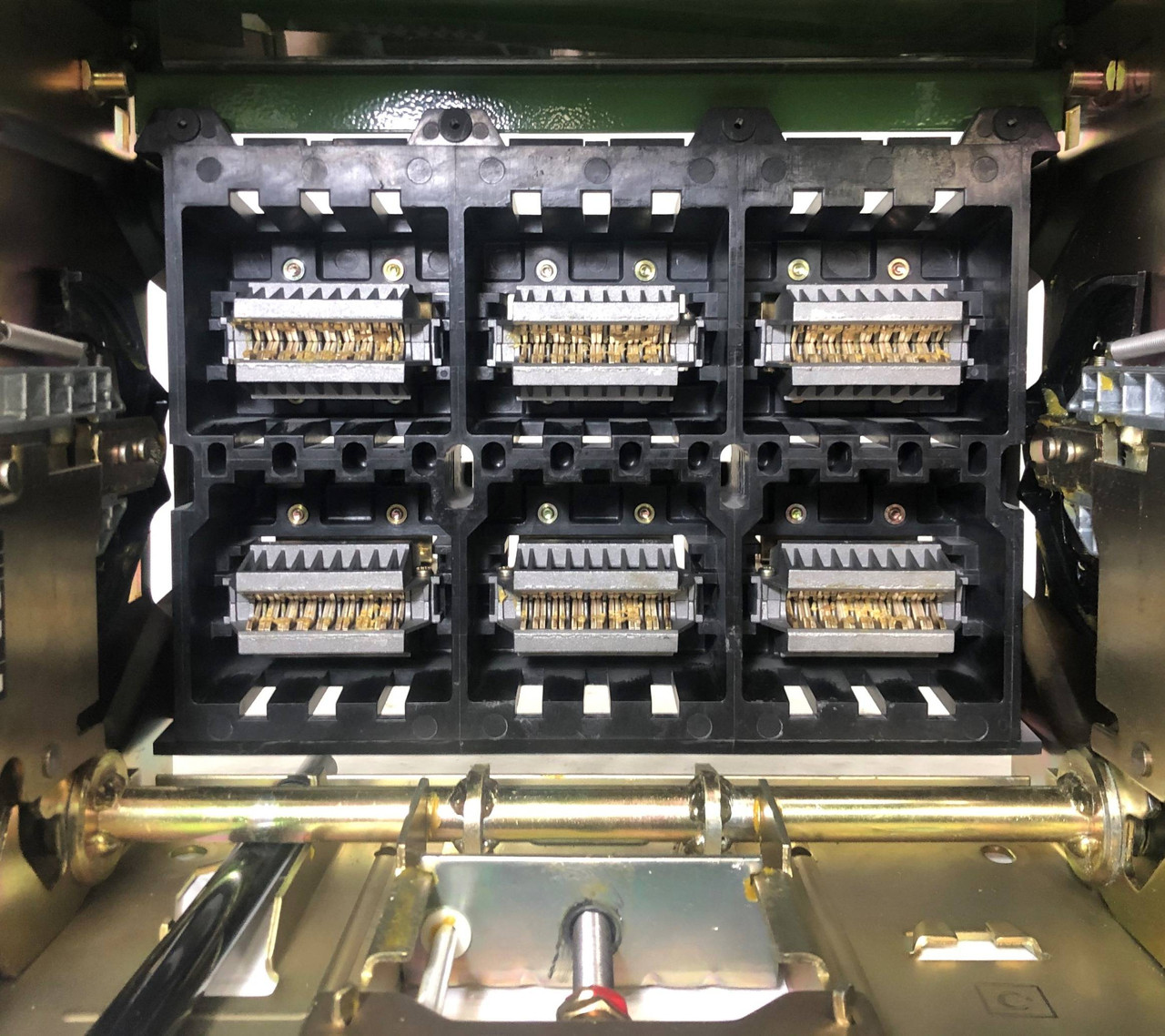 Merlin Gerin 1600 Amp MP16 Masterpact Breaker Stationary Assembly Cradle 1600A (EM3782-35)