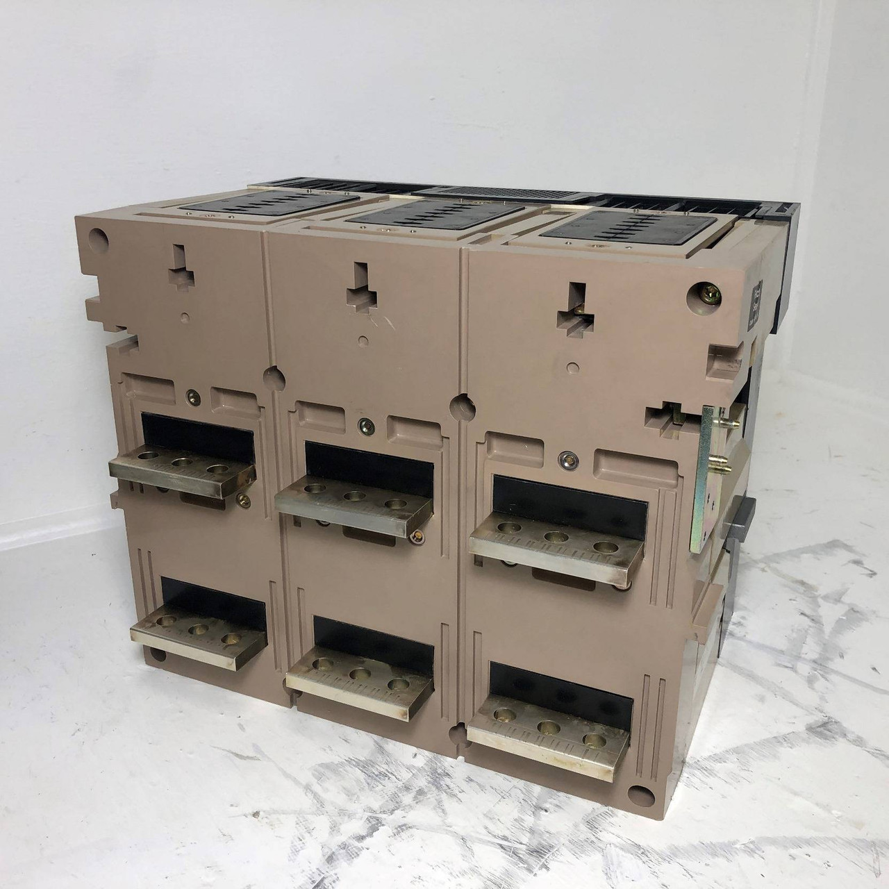 Merlin Gerin MP16NA 1600A EO Masterpact Molded Case Switch MP16 NA 3P 1600 Amp (EM3784-6)