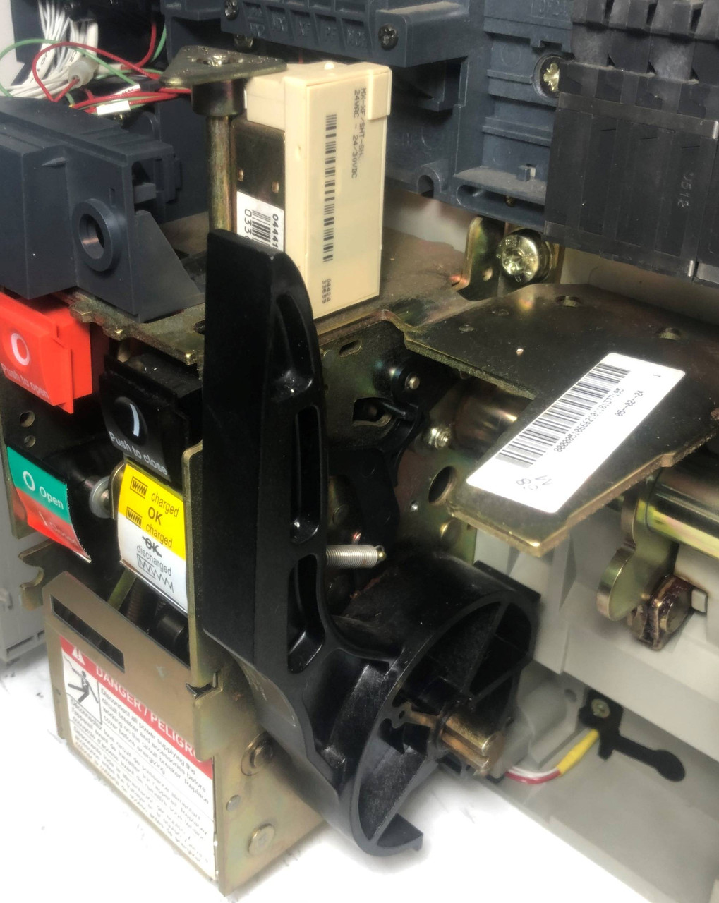 Square D NW16H2 1600A MasterPact LV Circuit Breaker LSIG w 1600 Amp Trip & Shunt (EM3854-1)