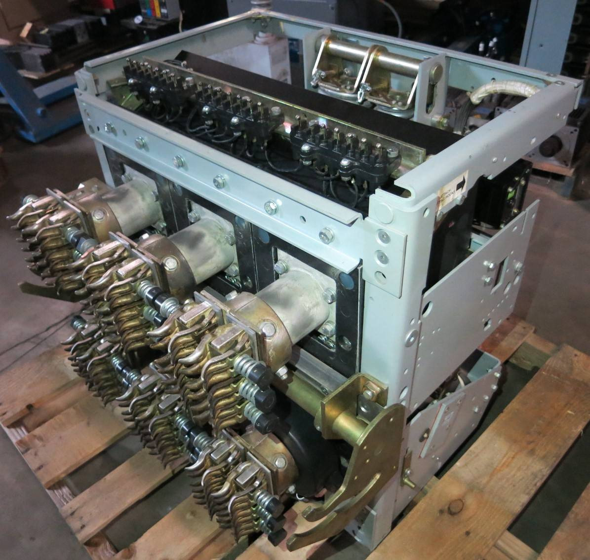 GE AKR-6D-100 4000A LSG MicroVersa Trip Draw Out General Electric Breaker EO 6 D (GA0035-1)