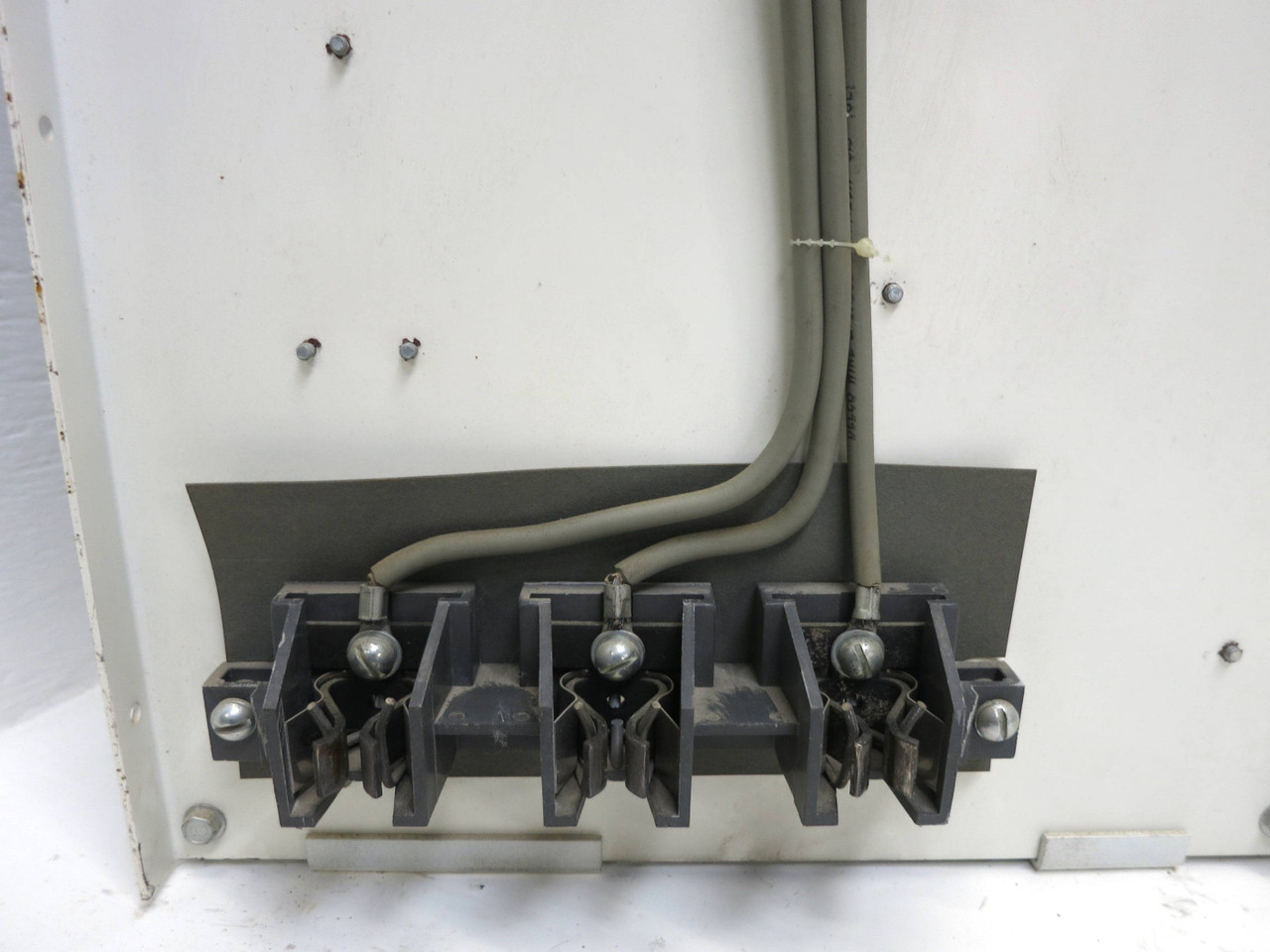 Cutler Hammer F10 Unitrol 15A Breaker Size 1 2-Speed Reversing 24" MCC Bucket (DW1932-5)