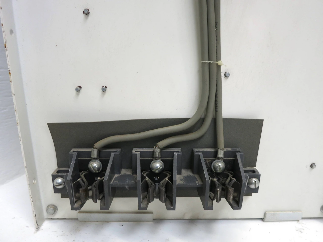Cutler Hammer F10 Unitrol 15A Breaker Size 1 2-Speed Reversing 24" MCC Bucket (DW1932-5)