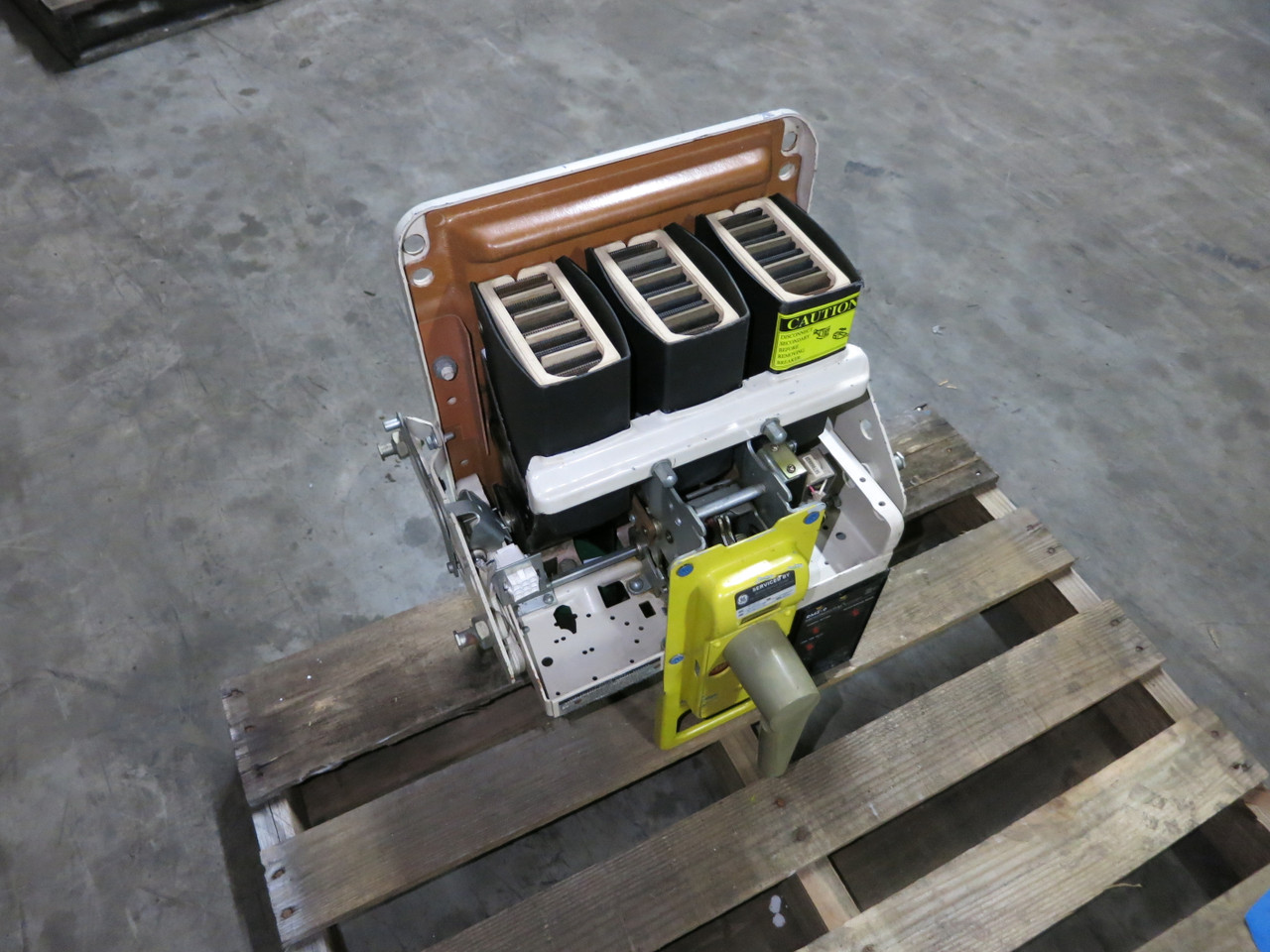 General Electric AK-2A-25-1 600A w LI Trip MO DO Air LV Breaker GE 2A251 600 Amp (GA0069-1)
