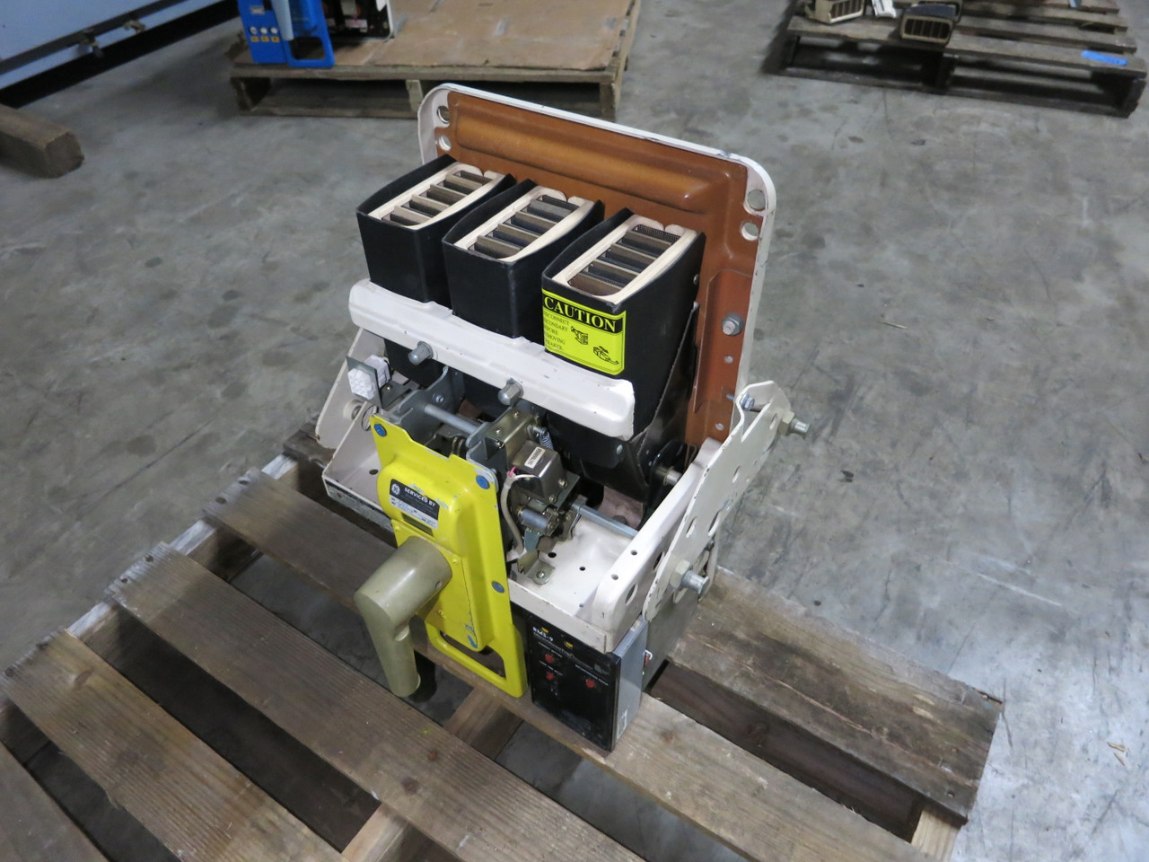General Electric AK-2A-25-1 600A w LI Trip MO DO Air LV Breaker GE 2A251 600 Amp (GA0069-1)