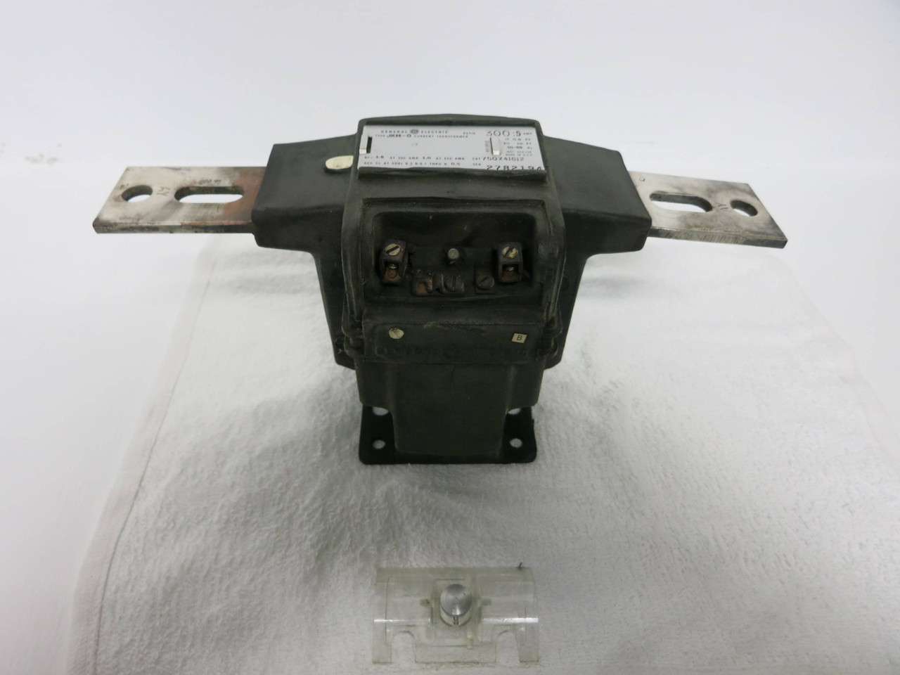 GE General Electric 750X41G12 CT Current Transformer Type JKM-0 Ratio 300:5 Amp (GA0099-8)
