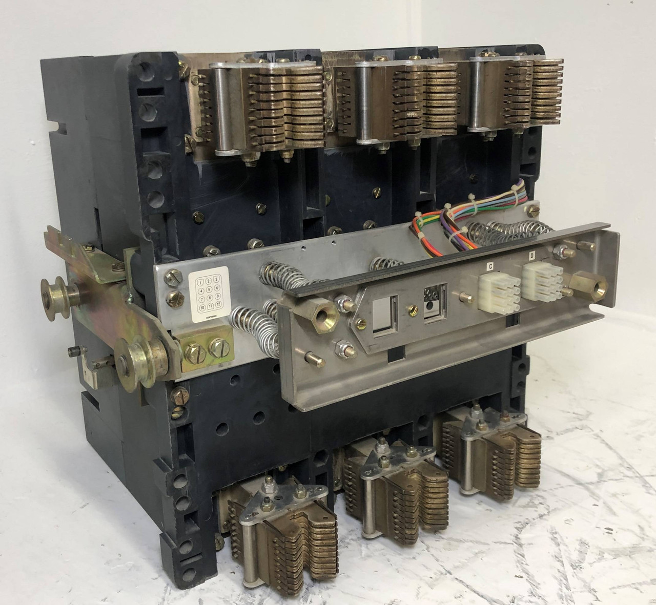 CH Westinghouse SPB 100 1600A Drawout EO Pow-R Breaker LSG 1000 Amp Plug & Shunt (EM3926-1)