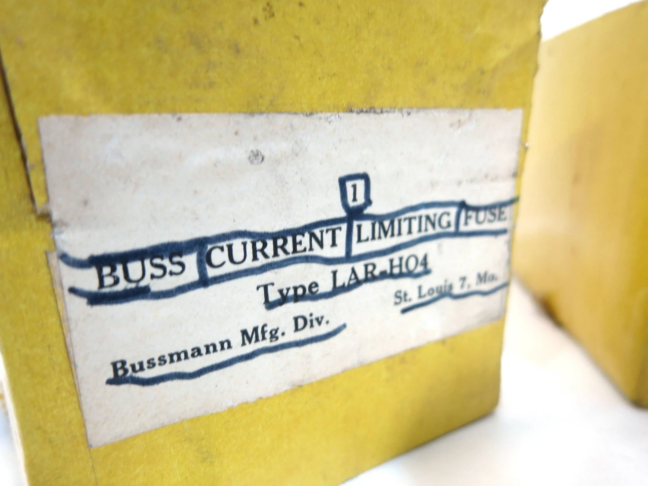 NEW Bussmann LAR-H04 Buss Current Limiting Fuse K KL LA Breakers LAR-HO4 LARH04 (DW2194-3)