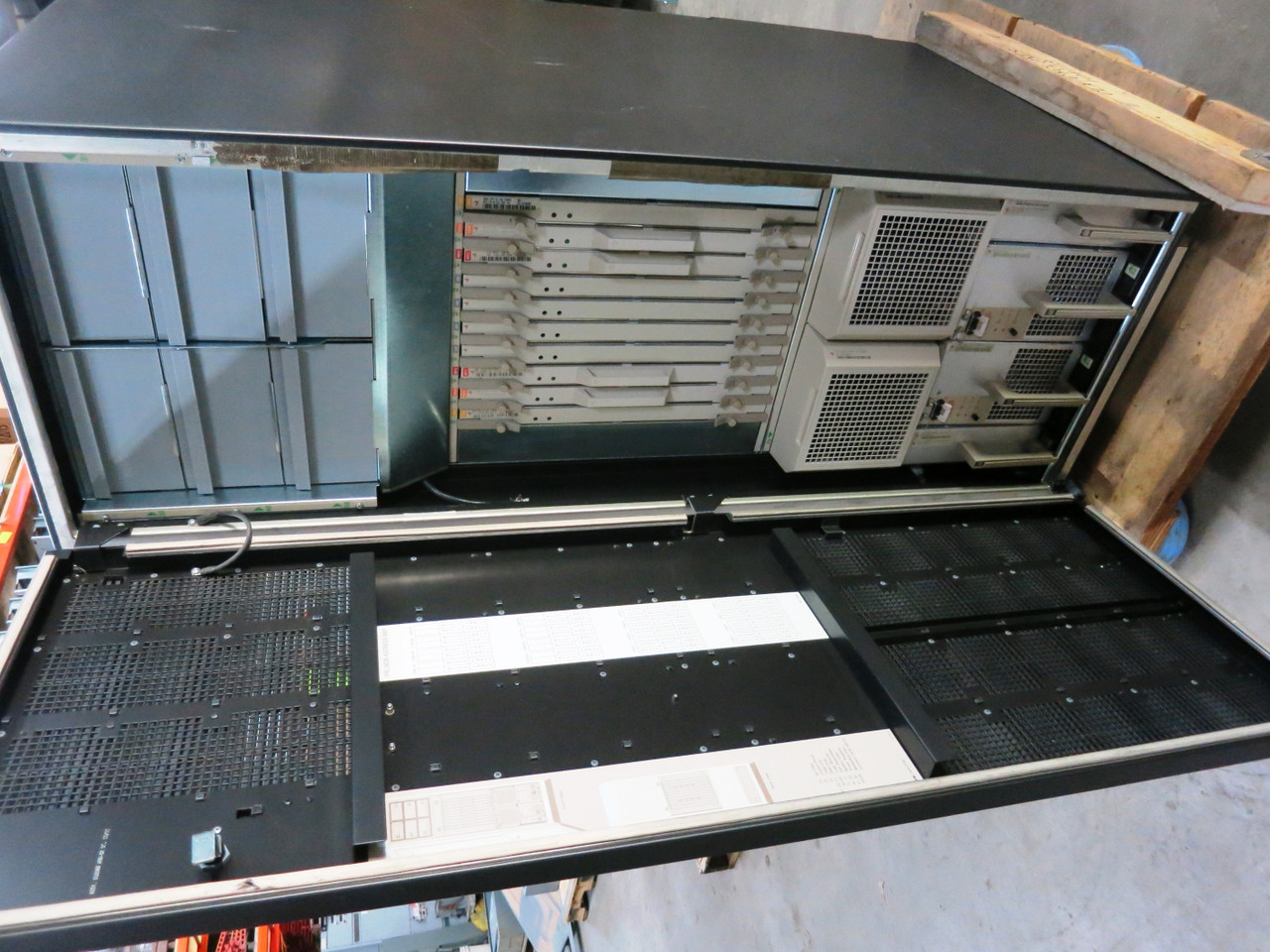 Tandem NonStop Himalaya K-Series Cyclone CLX/R Computer Systems Server w/ Boards (DW2275-1)
