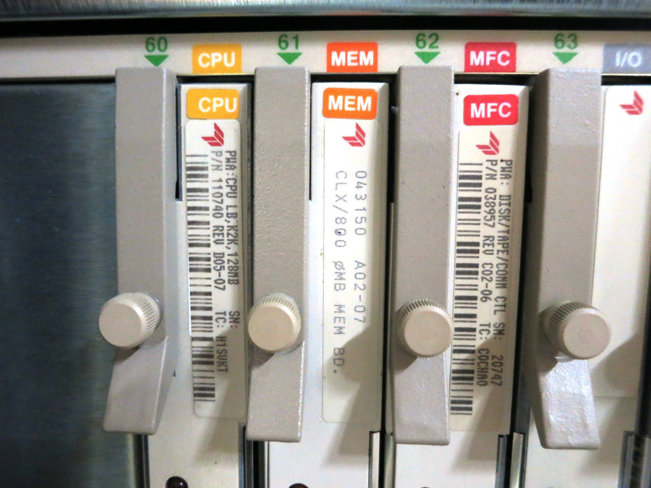 Tandem NonStop Himalaya K-Series Cyclone CLX/R Computer Systems Server w/ Boards (DW2275-1)