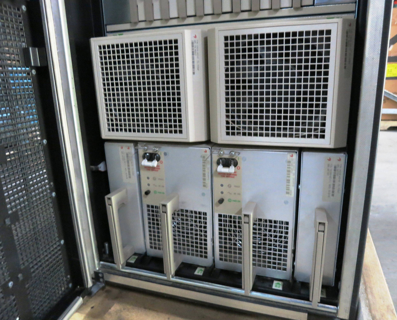 Tandem NonStop Himalaya K-Series Cyclone CLX/R Computer Systems Server w/ Boards (DW2275-1)