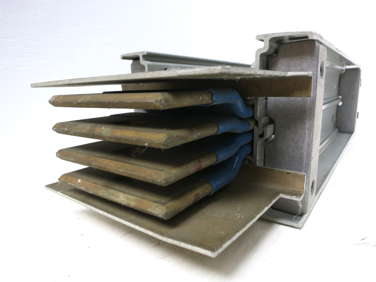 GE Spectra Busway 24" Feeder 1000A 600V 3PH 4W Aluminum Bus Bar Duct 1000 Amp (DW2327-1)