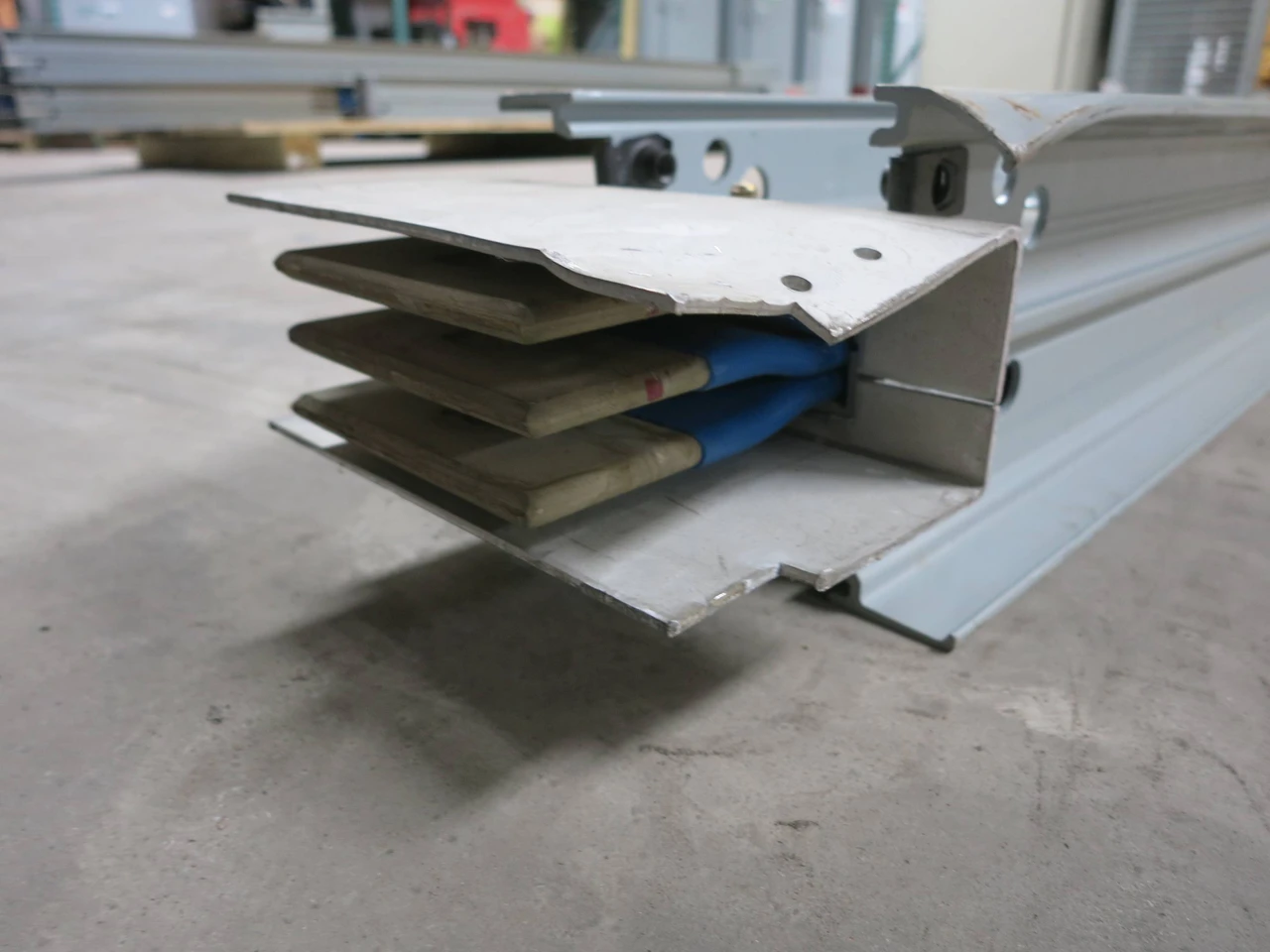 GE Spectra Busway 10' Feeder 1000A 600V 3PH 3W Bus Bar Duct 1000 Amp 10ft 120" (DW2333-2)