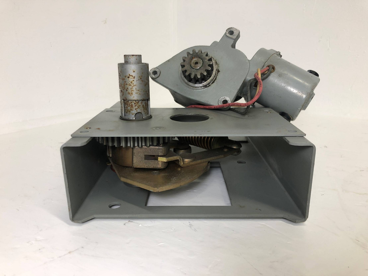 I-T-E Telemand T02-K240 Frame KM Electrically Operated Mechanism 240V 5 Amp flaw (EM4011-1)