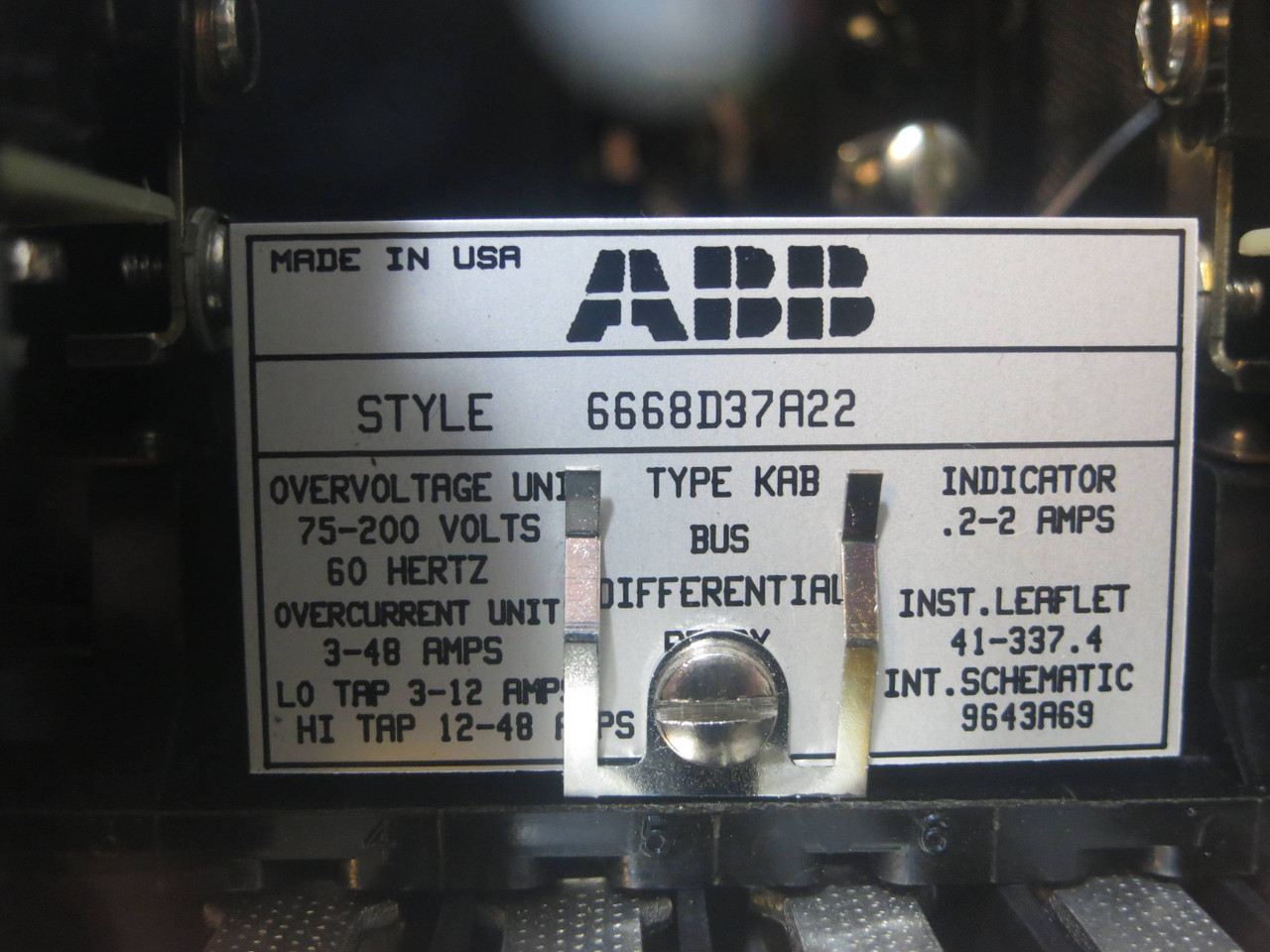 ABB 6668D37A22 Bus Differential Relay Type KAB Overcurrent 9643A69 FLAW (DW2428-1)