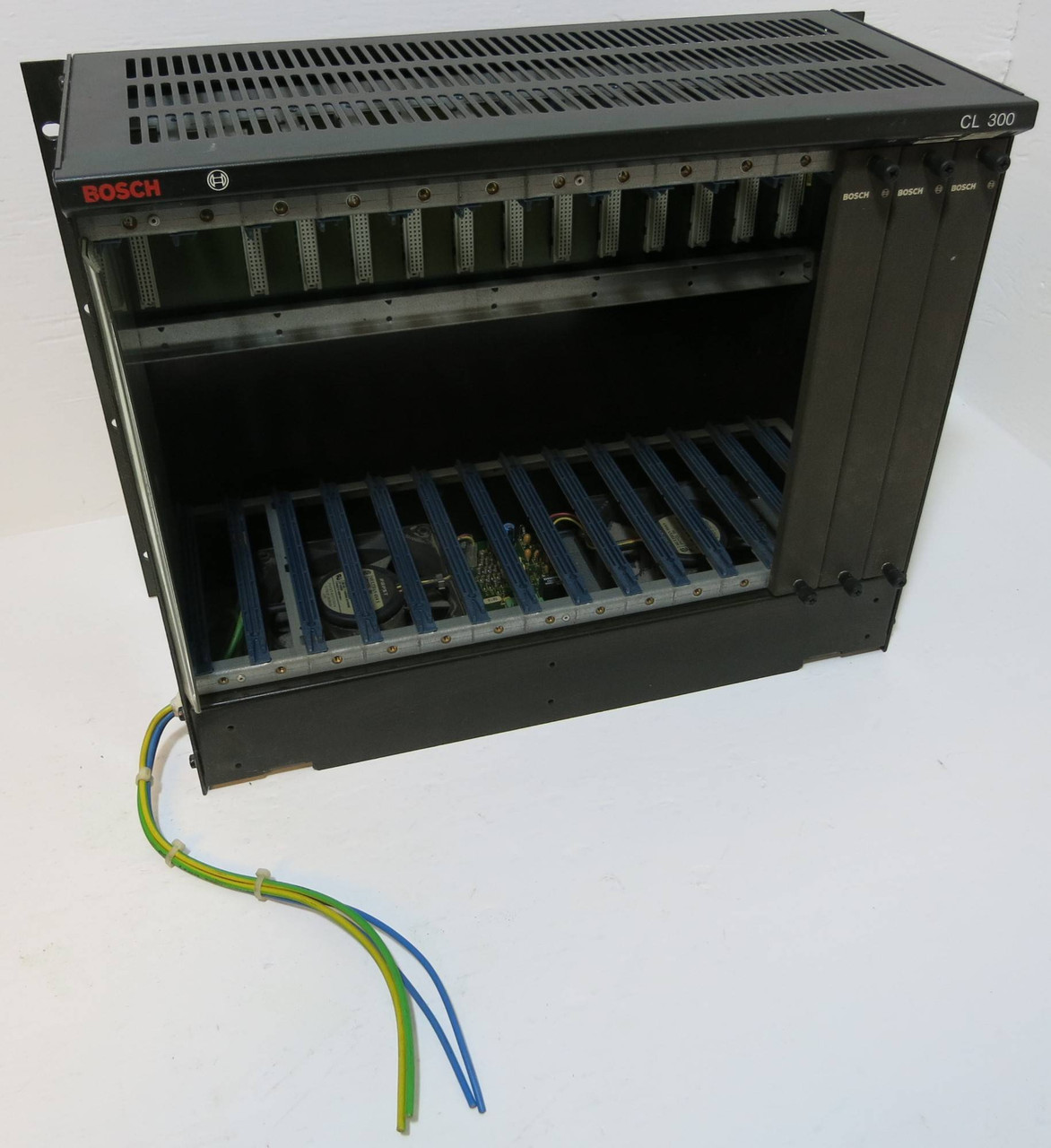 Bosch CL 300 PLC CardRack Chassis with Fan Rack 2A 052000-104 230/115 V 1V-Nr (GA0305-1)