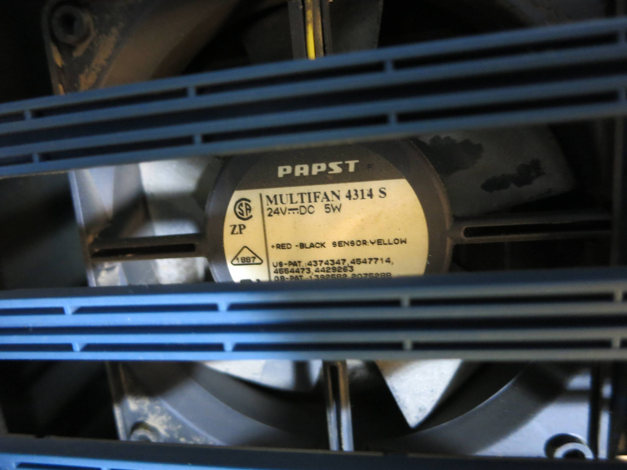 Bosch CL 300 PLC CardRack Chassis with Fan Rack 2A 052000-104 230/115 V 1V-Nr (GA0305-1)