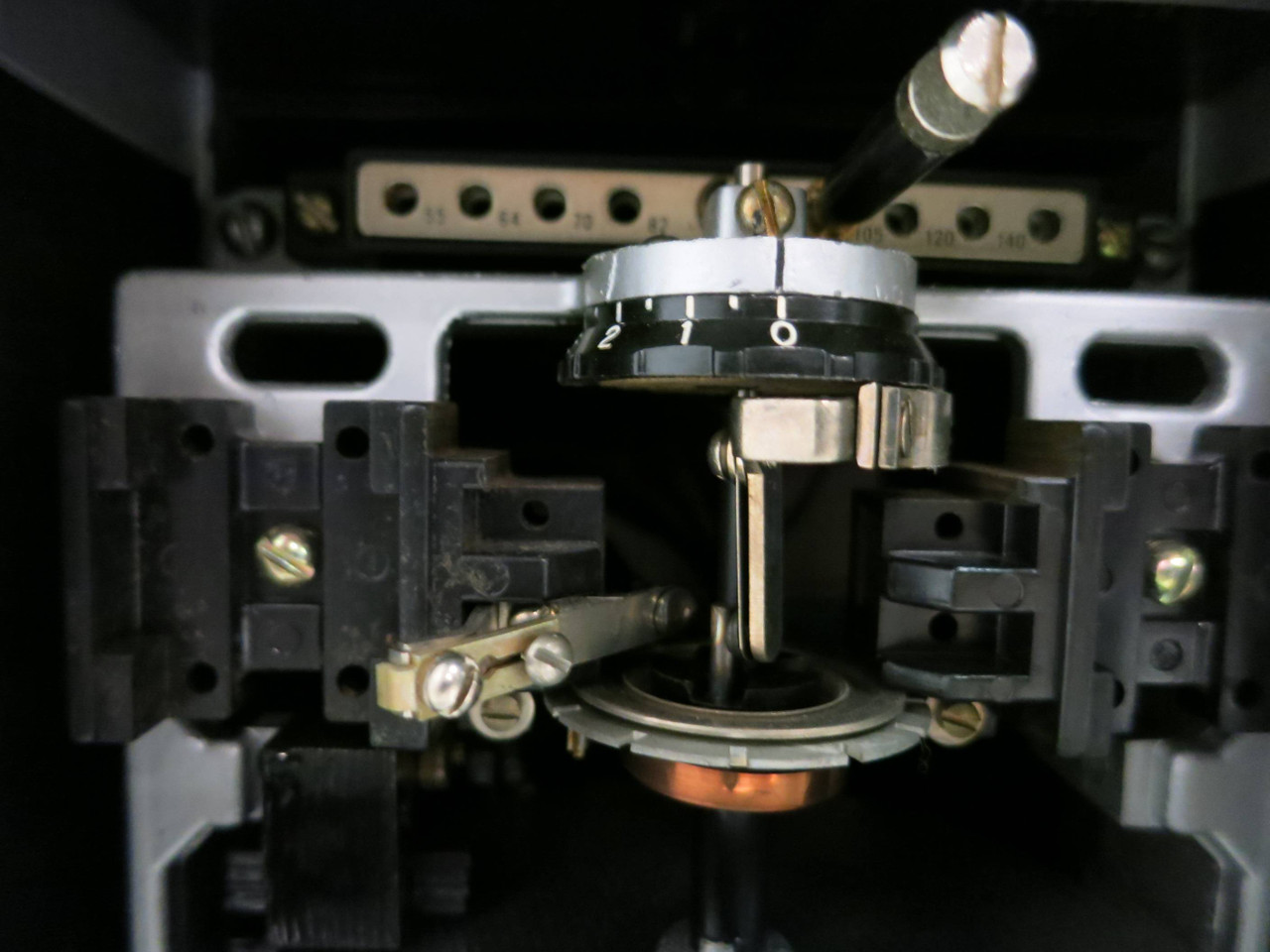 General Electric 12IAV69B1A Type IAV Voltage Relay 120V GE (GA0316-1)