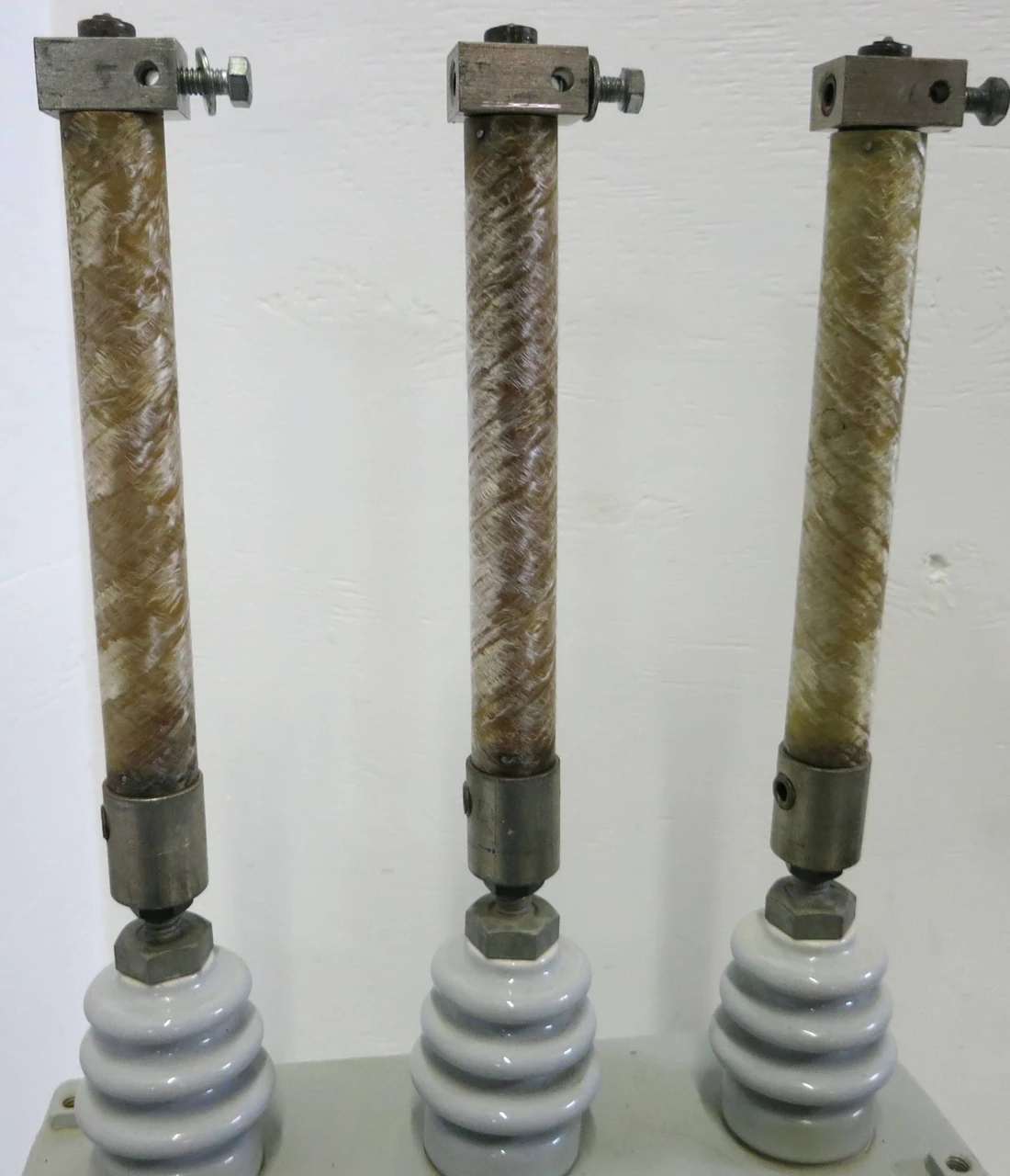 Westinghouse Dyna-VAC 1 N02300A15A 125kVAC 4160V 60Hz 60kV 3PH Capacitor w Fuses (GA0371-5)