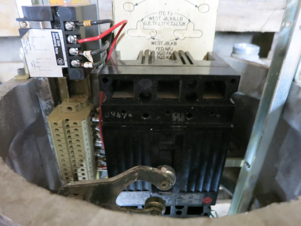 Crouse Hinds EPC813 100A Breaker Size 3 Starter Explosion Proof ArkTite 100 Amp (DW2836-1)