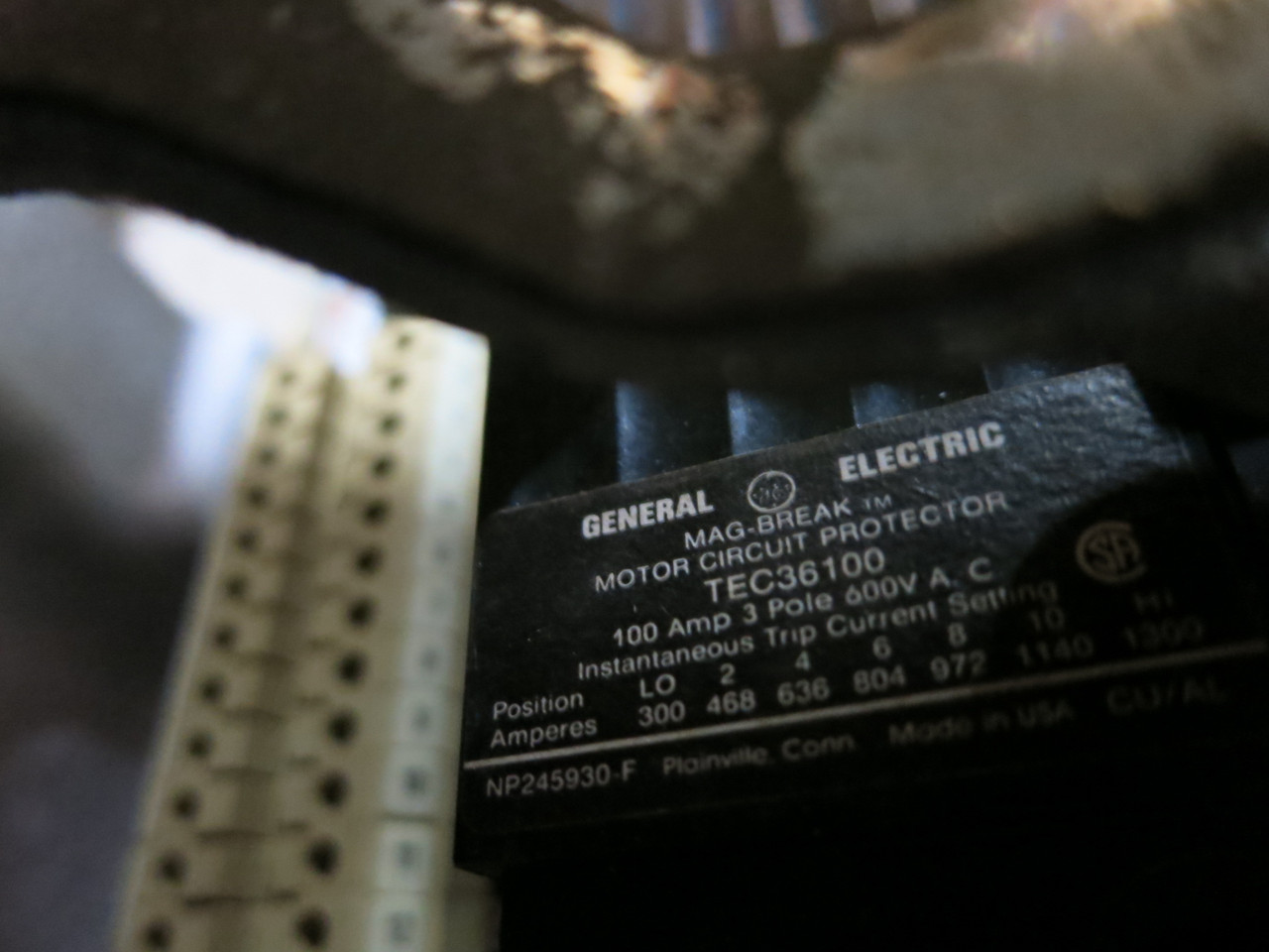 Crouse Hinds EPC813 100A Breaker Size 3 Starter Explosion Proof ArkTite 100 Amp (DW2836-1)