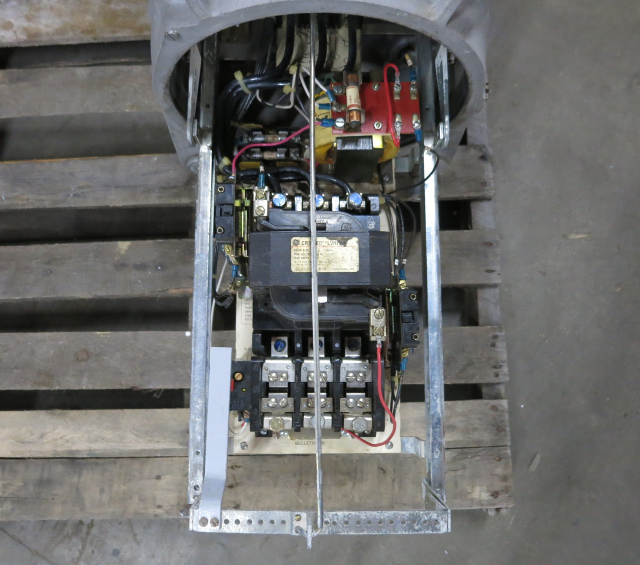 Crouse Hinds EPC813 100A Breaker Size 3 Starter Explosion Proof ArkTite 100 Amp (DW2836-1)