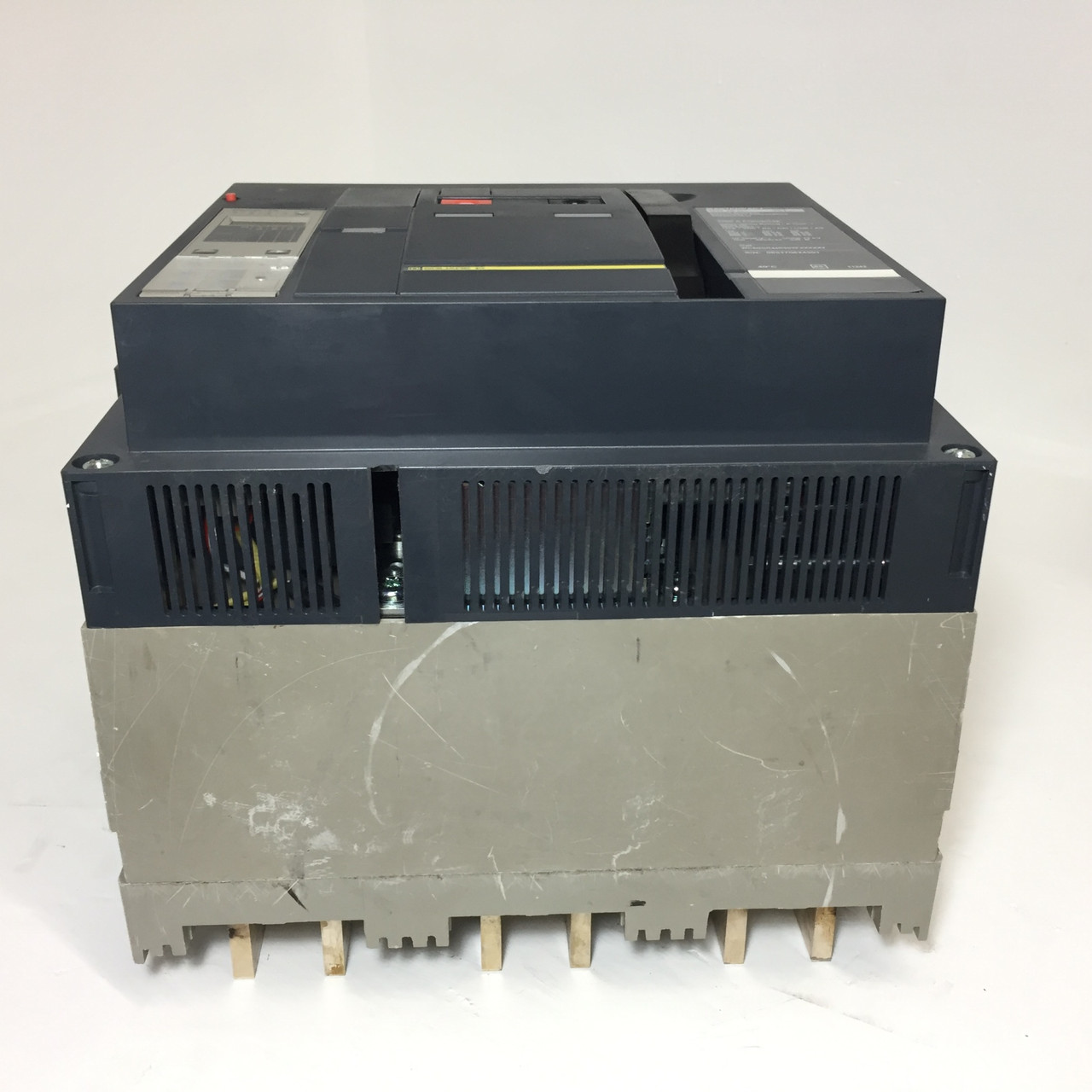 Square D NW25H1 2500A LSIG MasterPact Circuit Breaker w/ 2500 Amp Trip 3P Ground (EM4110-1)