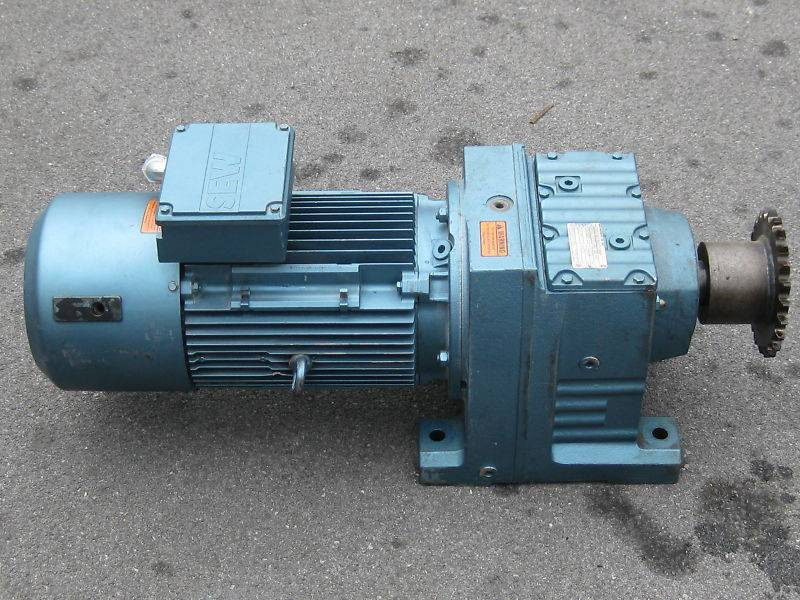Sew Eurodrive R97DV132 1/7 HP Ratio:116.48 Gear Reducer (EBI3649-1)