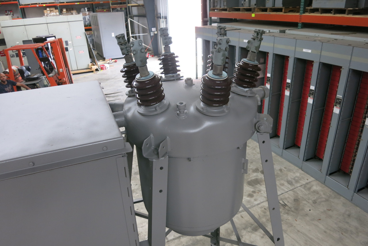 GE 1200A FKD-15.5-18000-5 15kV Oil-Blast Circuit Breaker General Electric 15500V (PM3091-1)