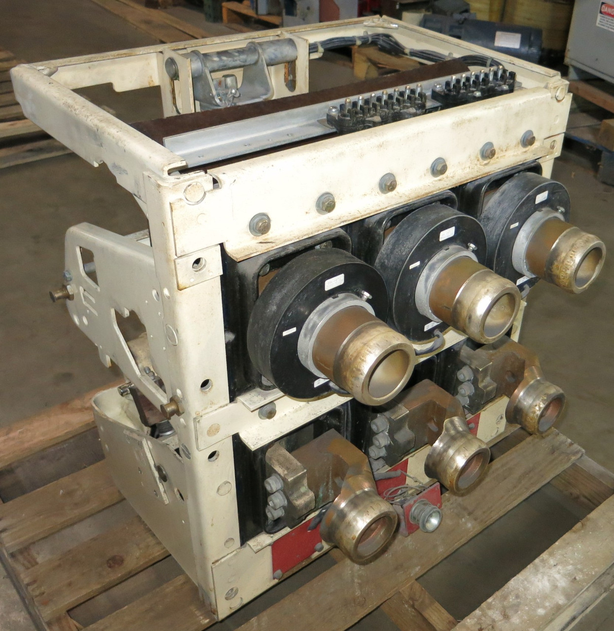 General Electric AK-2A-75 3000A w Satin American Corp LSG Trip EO Air Breaker GE (GA0495-1)