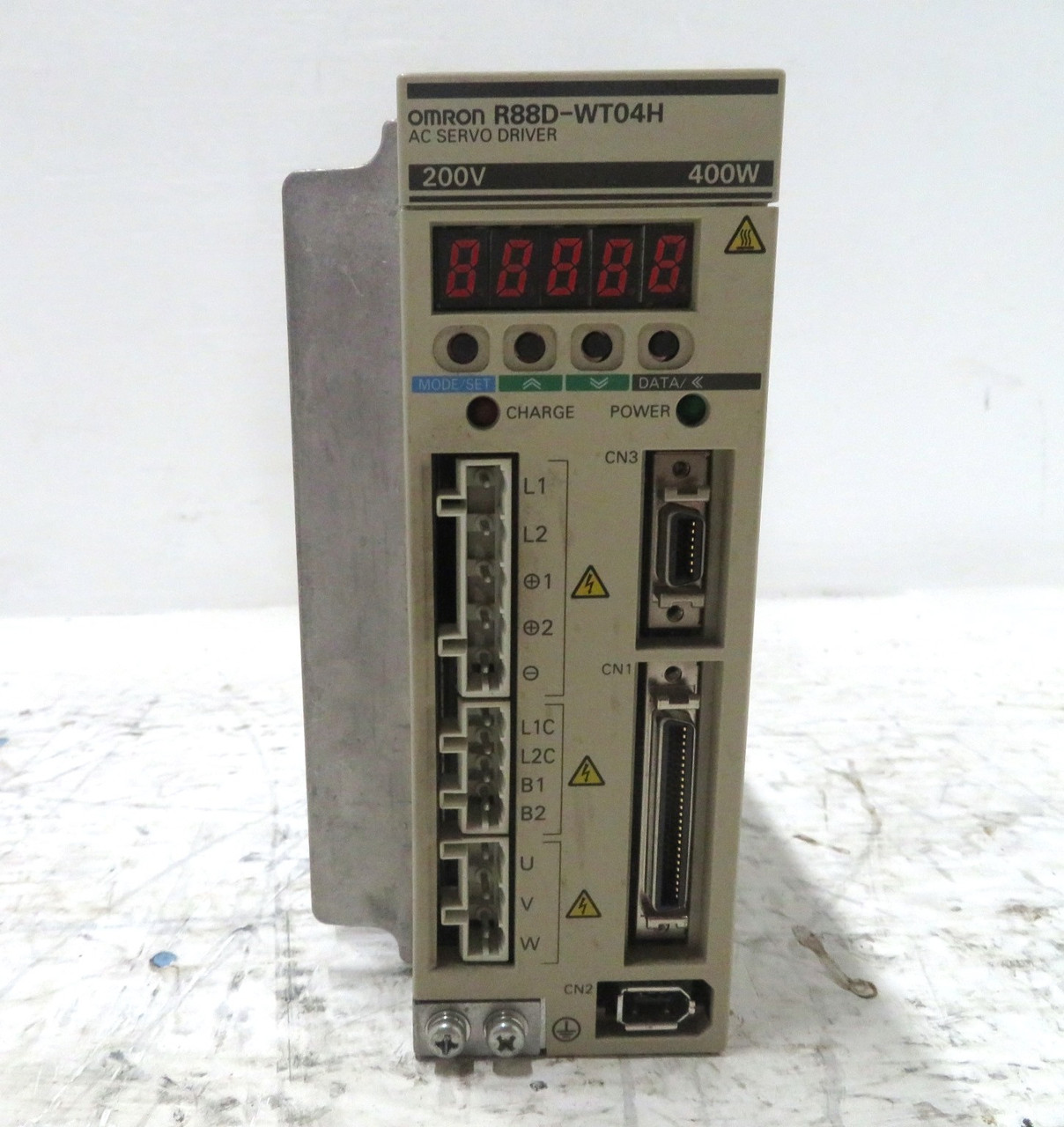 Omron R88D-WT04H 0.54 HP AC Servo Driver 200-230 VAC 400W 2.8A Drive 0.4kW (DW3134-8)