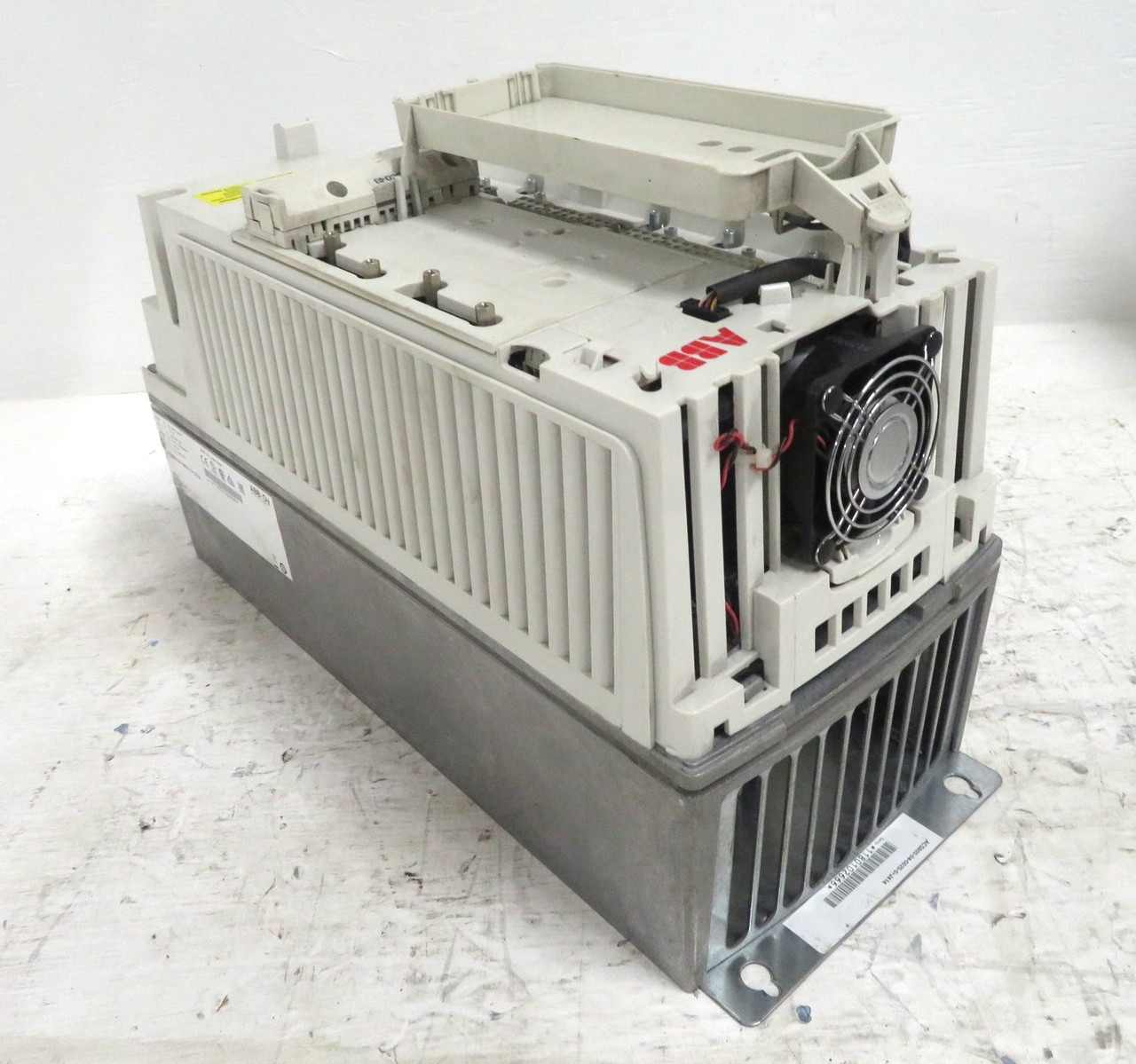 ABB ACS800-04-0025-5+J414 25HP AC VS Drive 480V 34A 25 HP 18.5kW Hz Converter Oy (DW3138-26)