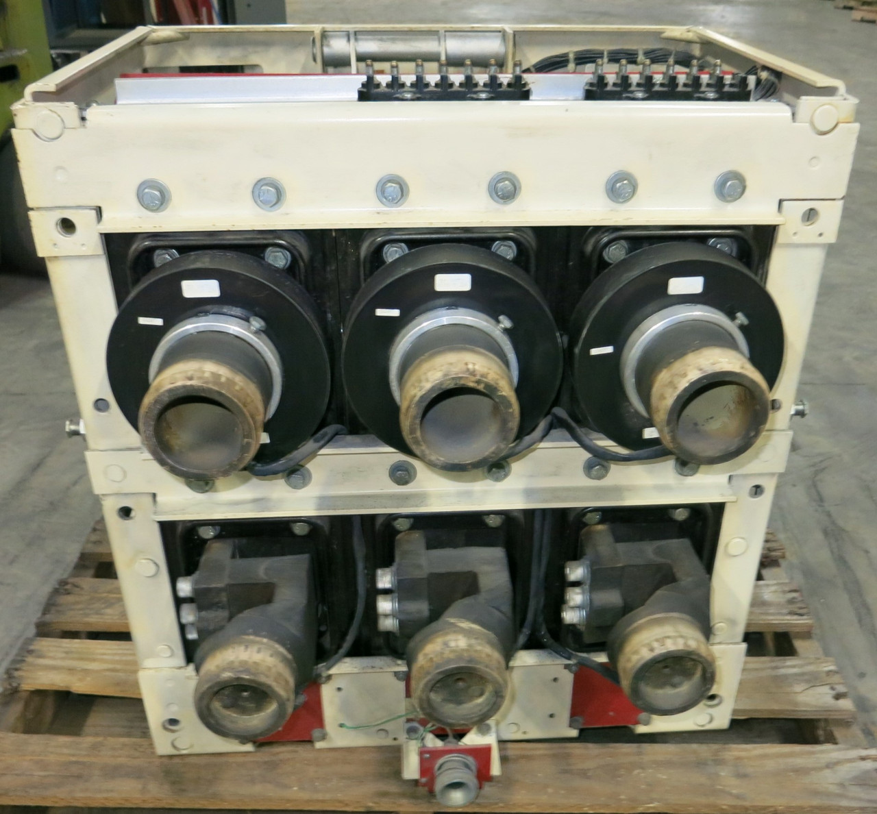 GE AK-3-75 3000A EO Air Breaker w/ LSIG Satin American Trip & Shunt & Aux (GA0538-1)