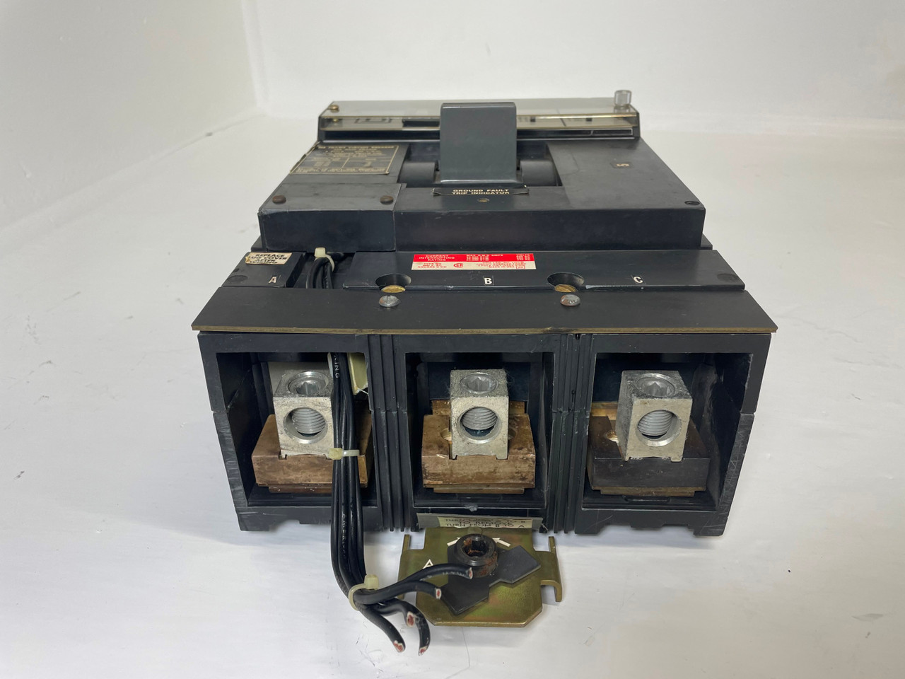Square D I-Line ME236G 225A Circuit Breaker w/ 225 Amp Plug & Shunt & Ground 3P (EM4208-1)